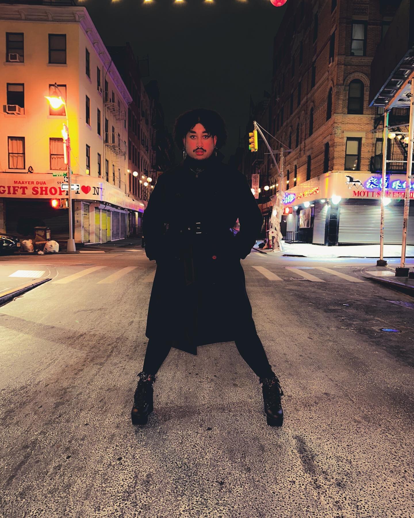 A Colorful Winter post 😏🖤

📸: @slicksooks 
Support and Hand by: @narls__ 

&bull;&bull;&bull;&bull; &bull;&bull;&bull;&bull;

#nyc #newyorkcity #newyork #fashion #streetphotography #photography #queer #queerfashion #nonbinary #enby #lgbt #black #c