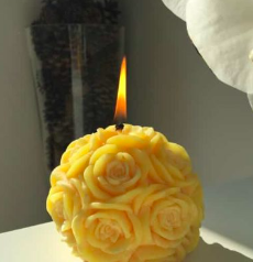 Bougie Artisanale en forme de fleur 316 gr : coloris Jaune
