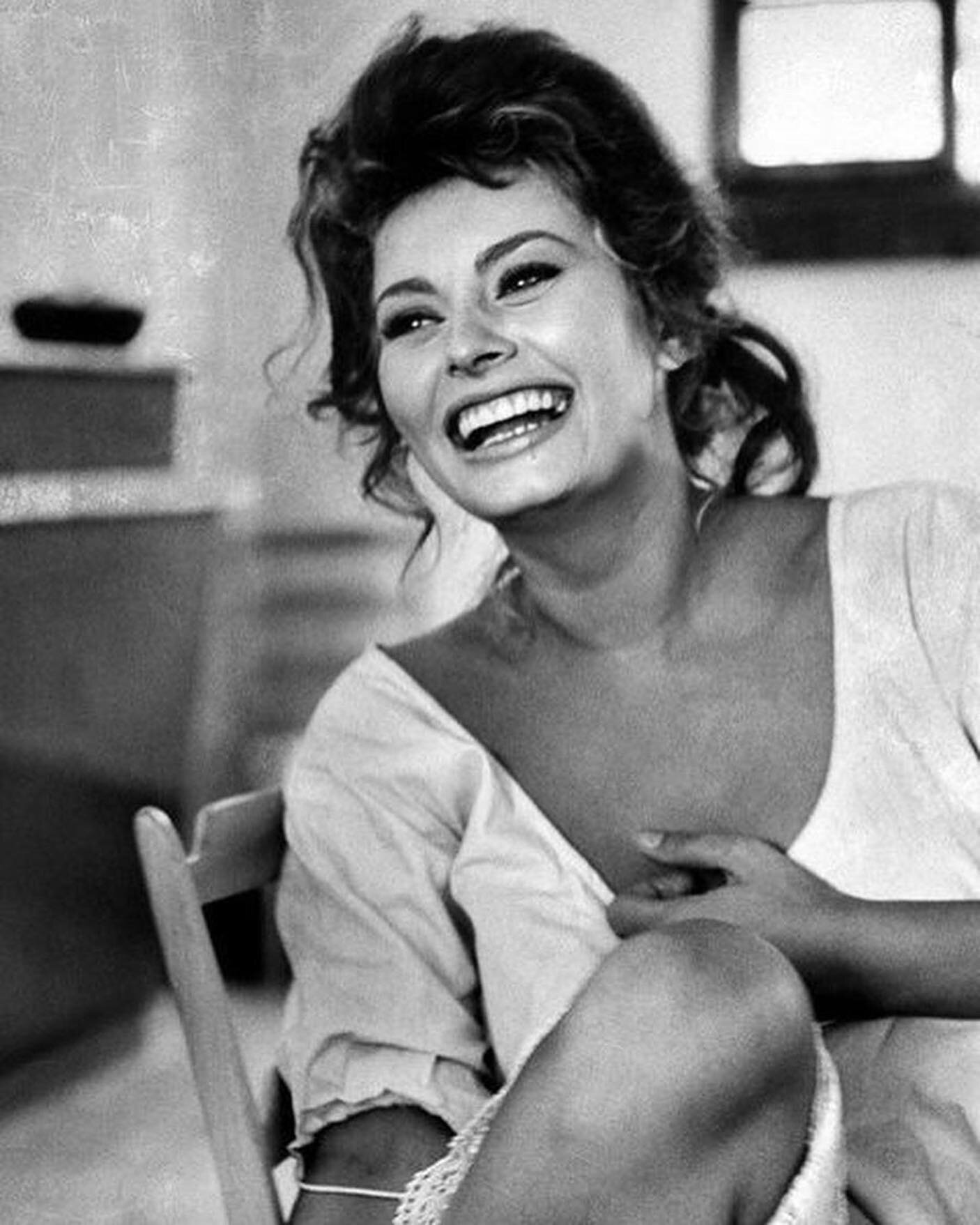 How could I forget the great Sophia Loren&rsquo;s birthday? She celebrated her 88th birthday yesterday! 🎉 

When talking about getting older, Sophia told The Guardian in 2020: &lsquo;The body changes. The mind does not.&rsquo;
.
.
.
.
#sophialoren #