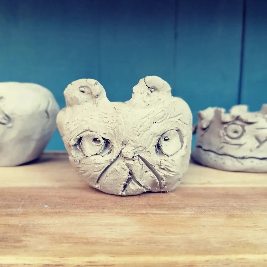 Pinch pots in progress by The Fungie class.
#kidsartclasses #kerryarts #kerry #kerrycountyarts #traleearts #tralee #traleeart #artclasses #artclassesforkids #clay #claymodelling #claysculpture #pinchpots