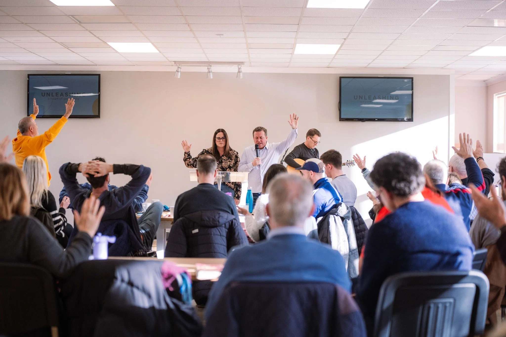 It was a real privilege to welcome Doug and Annie Wing from Grace Life Church in Minnesota who were teaching at the latest @newwinecymru Regional Leaders Day we hosted today at Myrtle House. We are so grateful for all they shared&mdash;their wisdom, 