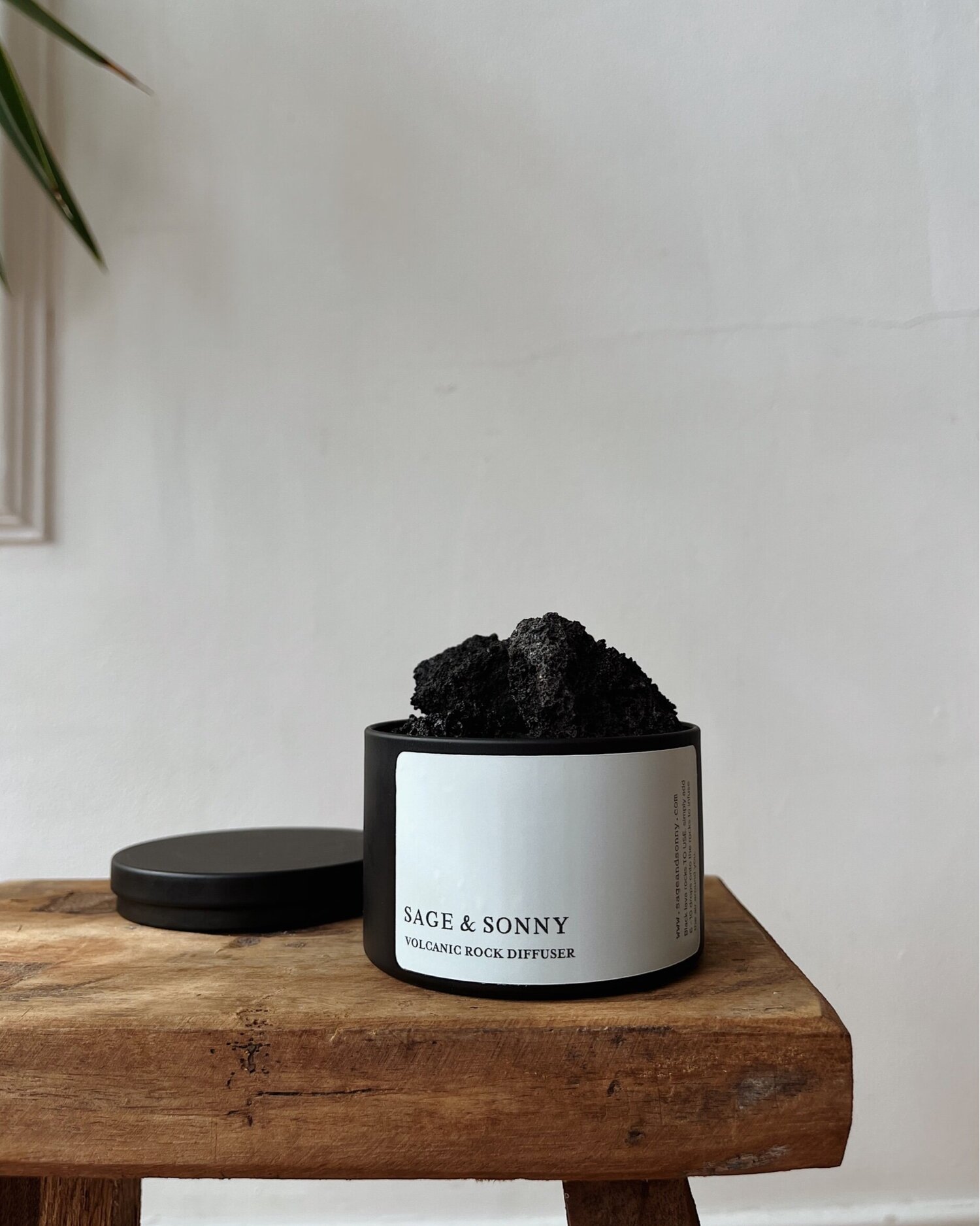 Scented Volcanic Rock Hanging Diffuser – The Rituals Co.