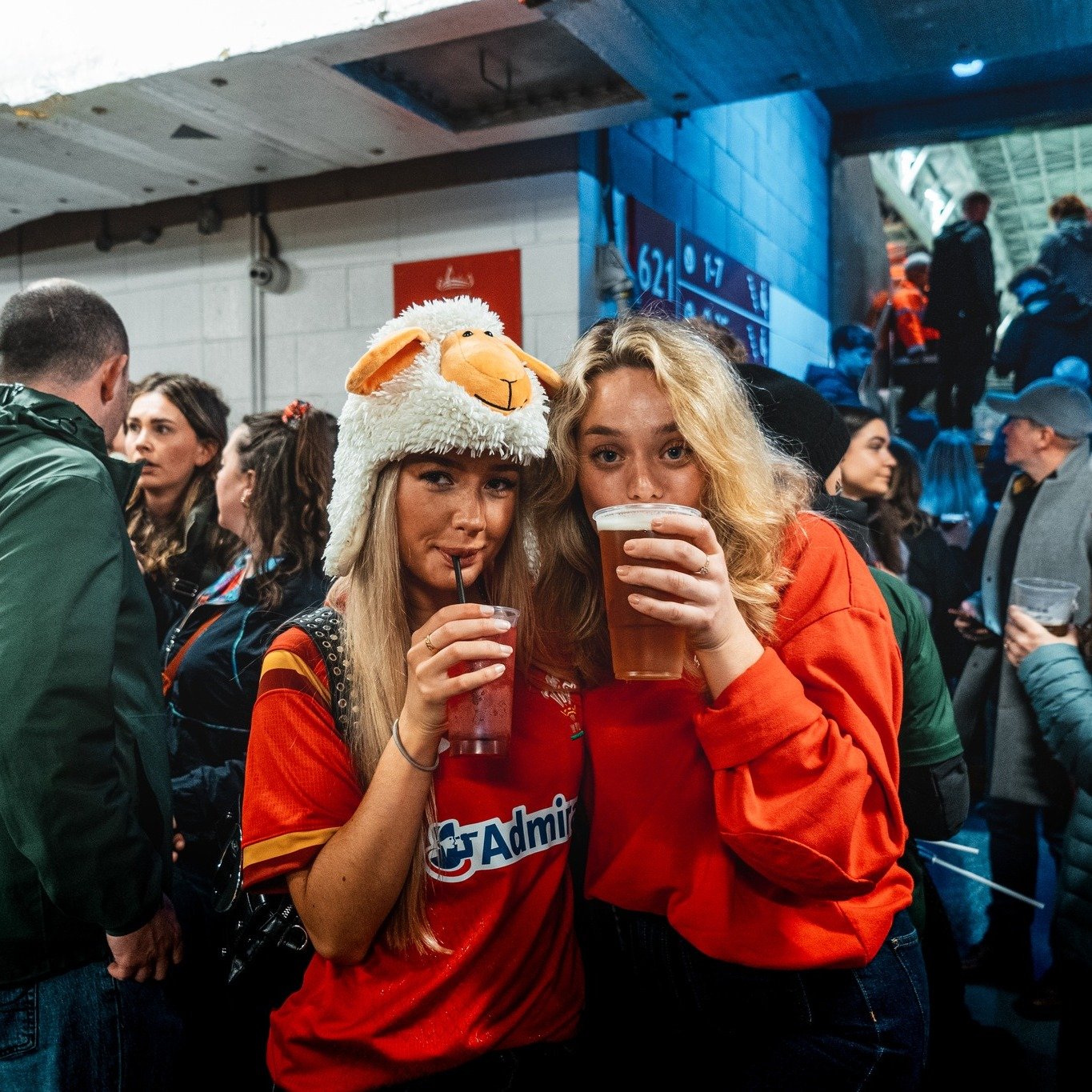 🏴󠁧󠁢󠁷󠁬󠁳󠁿 📸 🏴󠁧󠁢󠁷󠁬󠁳󠁿 Autumn Nations action- Shack Events at the @principalitysta !! 

The day was a blast and a great success for our awesome teams. We love the energy in these images and the joy of our customers and wanted to share a bit