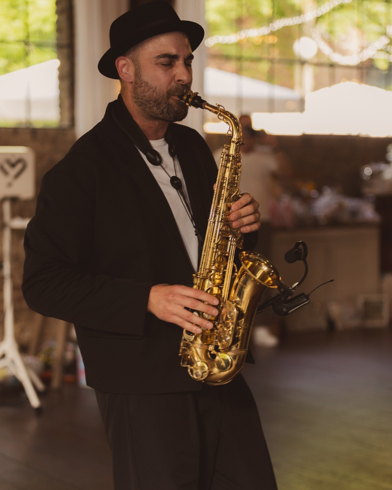Capturing the entrance is always a special moment. The right instrument elevates those seconds to a different level. When you have a magician, like @benfloramusic , at work you hit different galaxies. That's no exaggeration, since my work captures ti