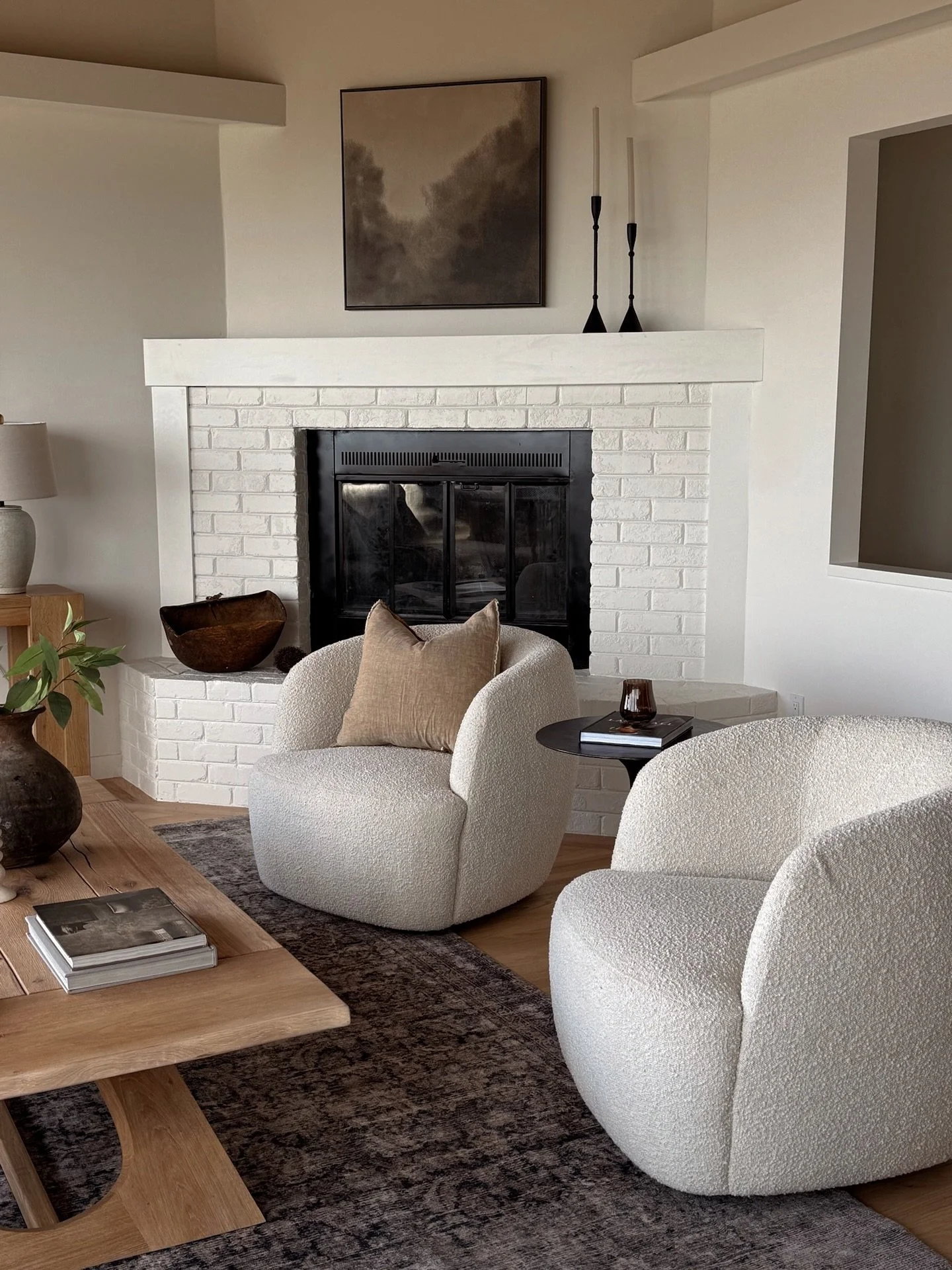 POV: coffee in hand, fireplace on, nowhere else to be... #TSCStaging

🏡: @ericmatthewmcfarland @mettecopenhagen