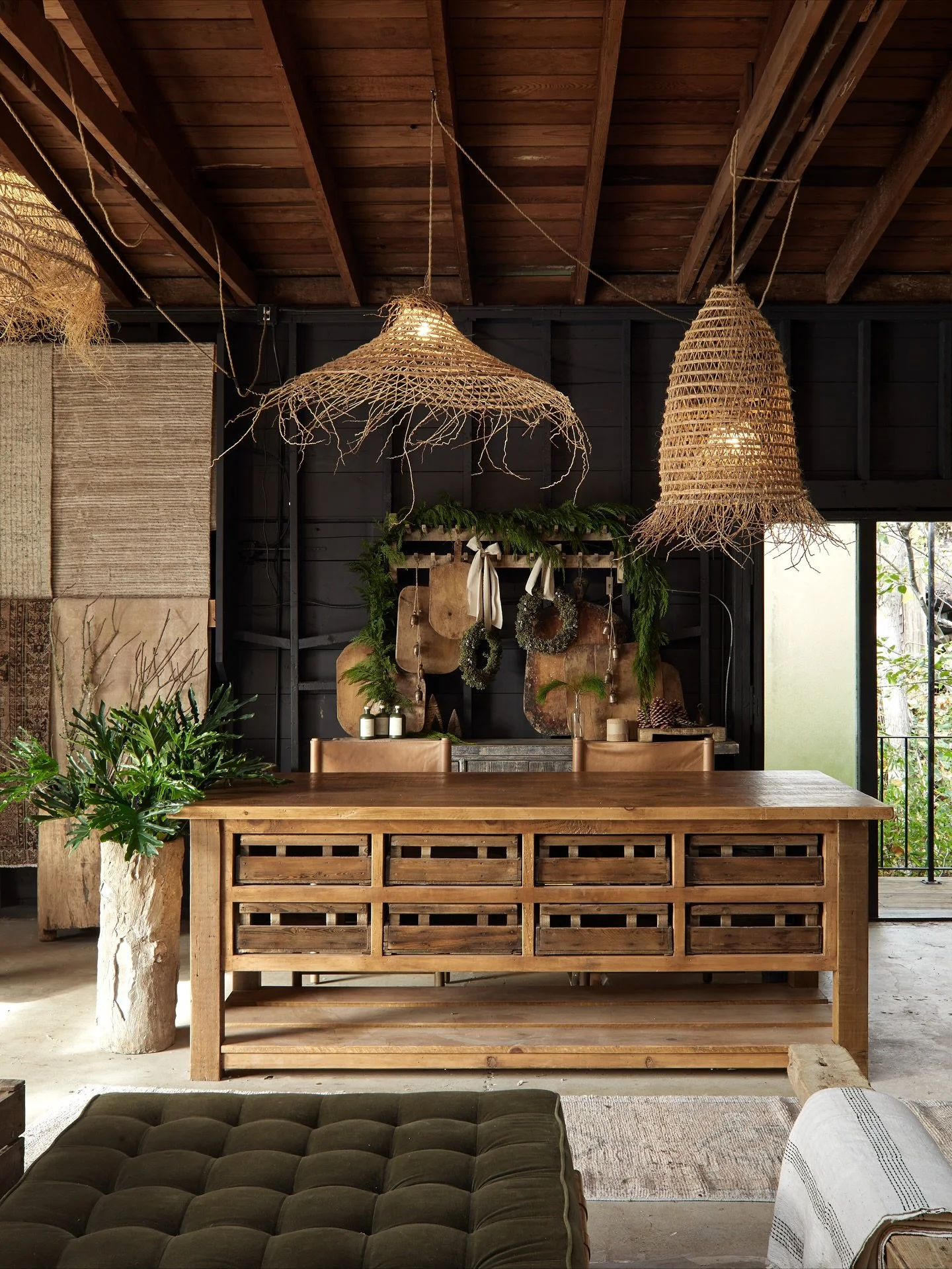 HOLIDAY MAGIC, STILL STYLE 

Let us make your home (or storefront) feel intentional, cozy, and ready for the season.

&bull;Holiday styling and decor
&bull;Tree trimming and tablescapes
&bull;Retail and residential installs
&bull;Winter florals and g