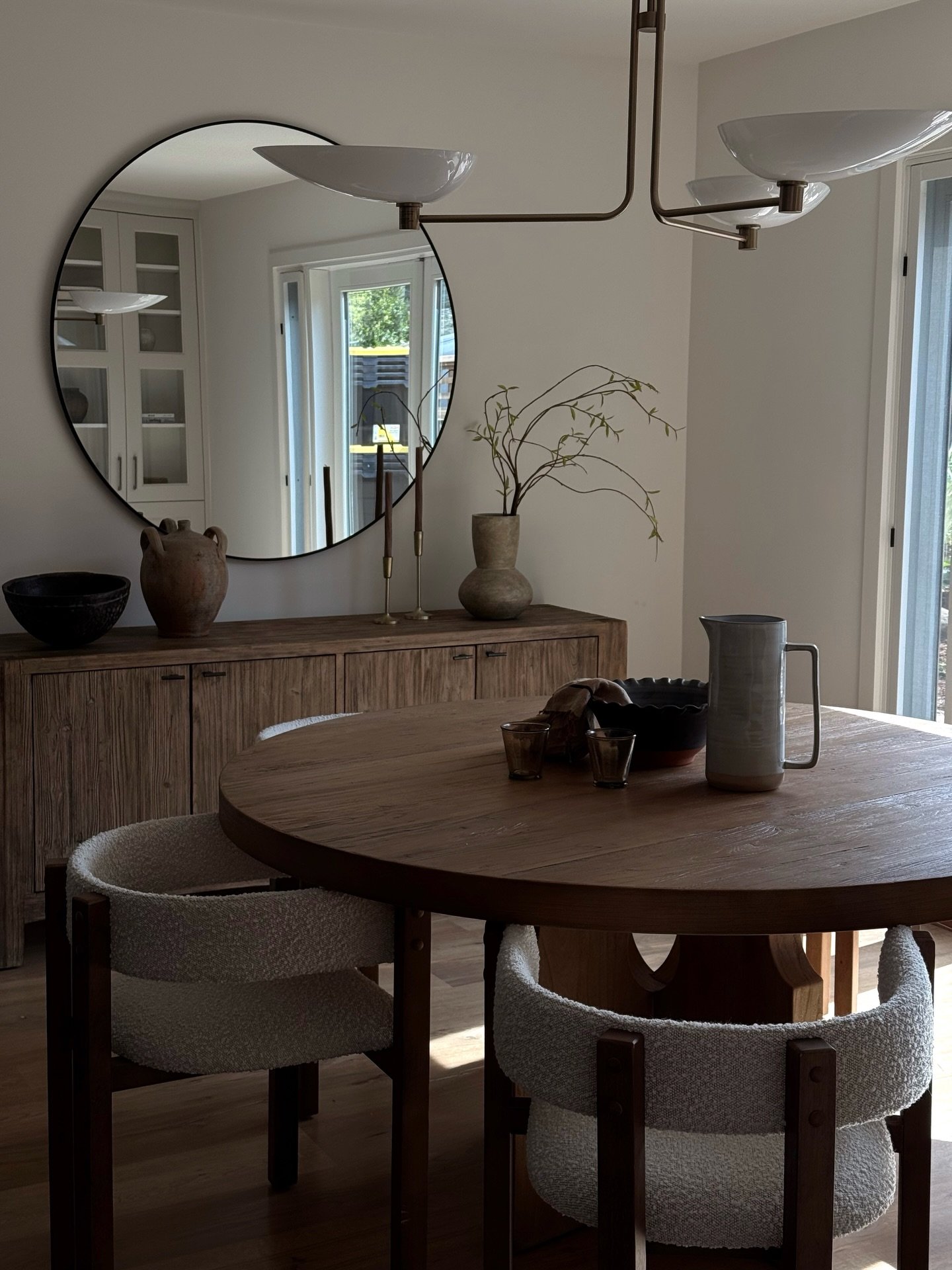 Every home is different.

But the goal is always the same&hellip;
create a space that feels warm, elevated, and instantly inviting.

Thoughtful staging by TSC.