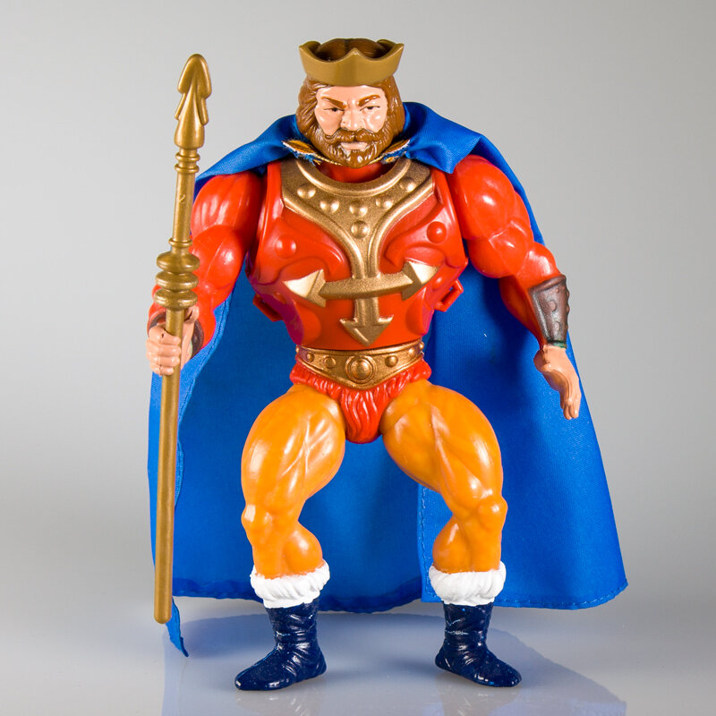  King Randor and Scare Glow are the only figures in the line to feature cloth capes. 
