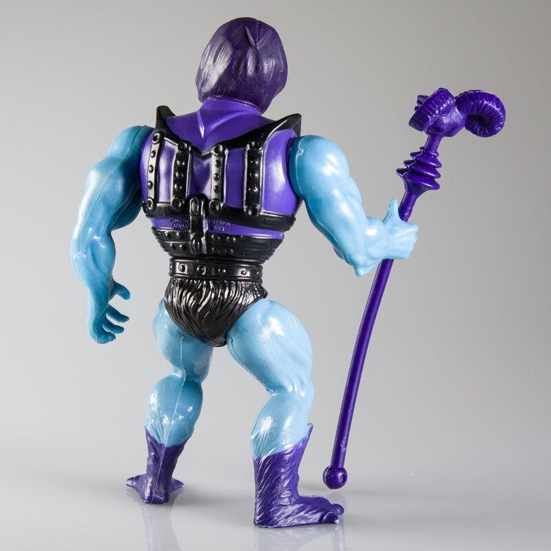  Skeletor’s armour is well sculpted. 
