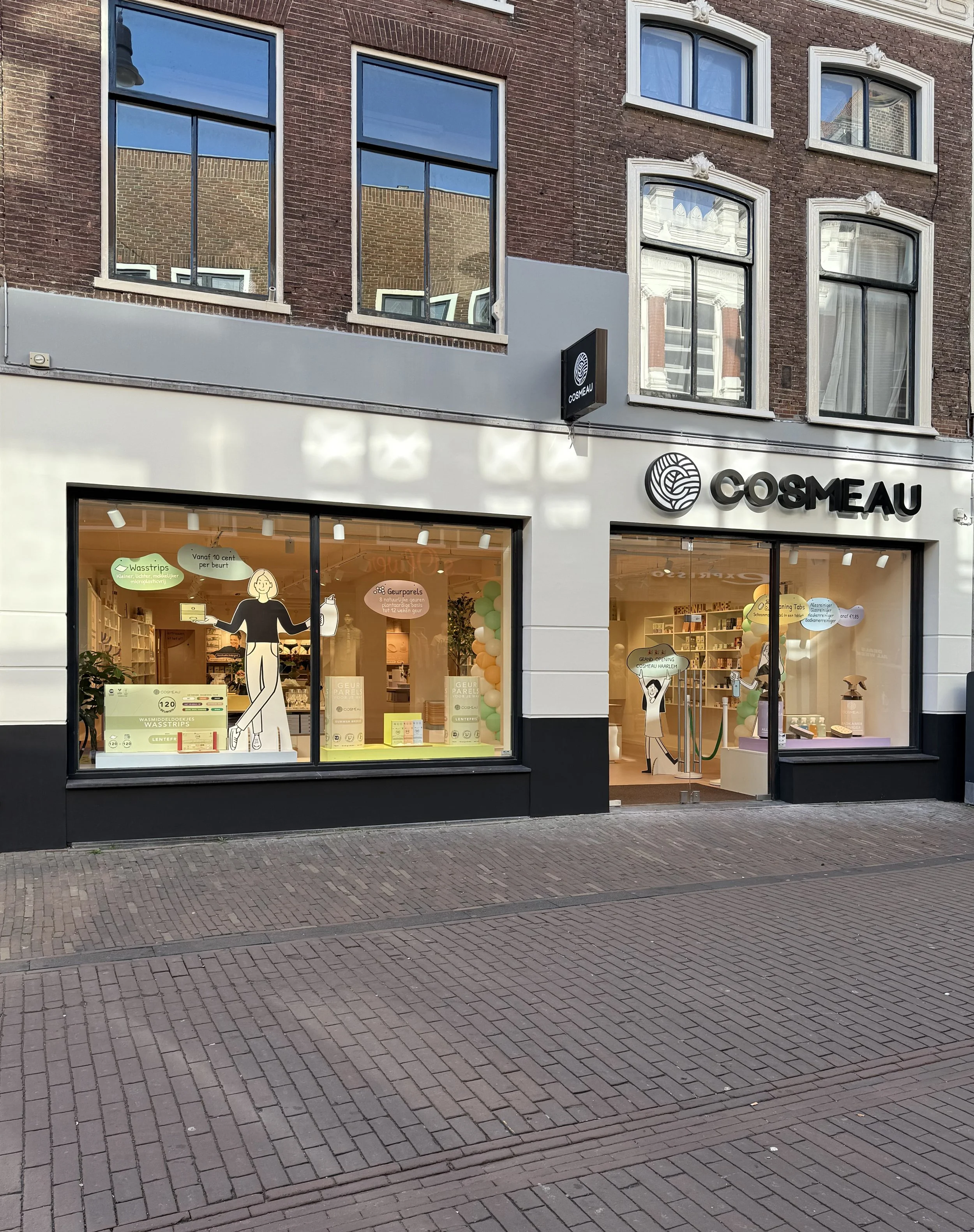 cosmeau etalage 2.jpg
