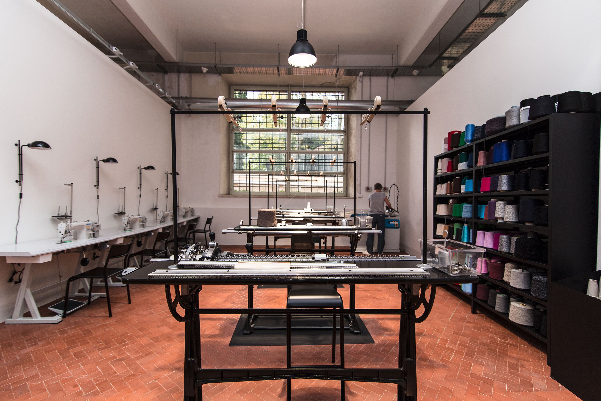 manifattura - b7 tijdelijke modeschool 4.jpg