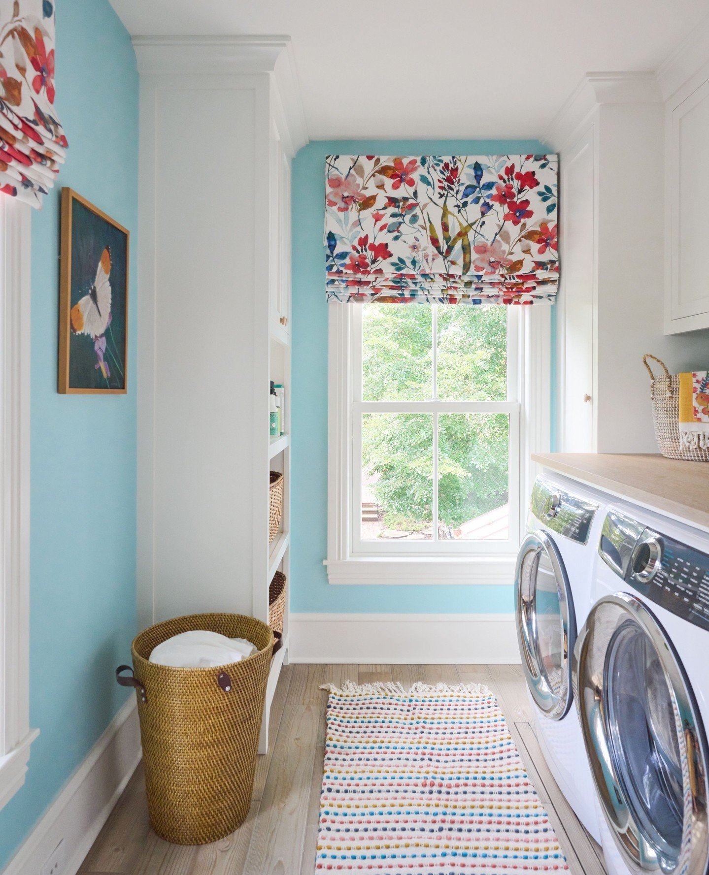 Say hello to a color-filled laundry day! This vibrant laundry room is proof that even daily chores can be a blast when surrounded by splashes of color and creativity.  Who knew sorting socks could be this much fun? Let the hues inspire your day, one 