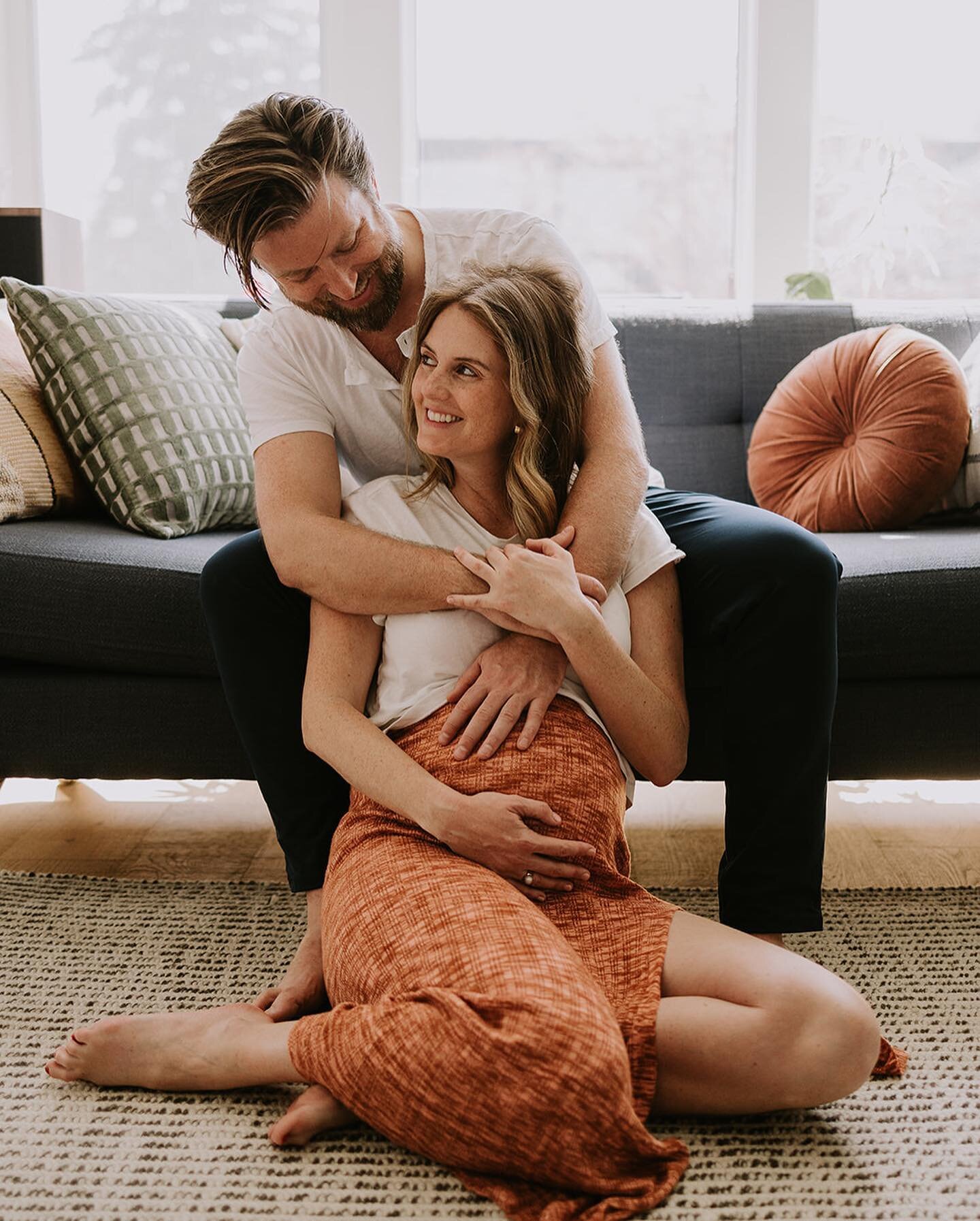 Photographed this beautiful couple a few weeks ago with my new assistant, Giuliana. (She slept on the job but was only there for moral support anyways, lol.) 

SO excited for this lovely couple to welcome their 1st child. 🥰 These two had such a calm