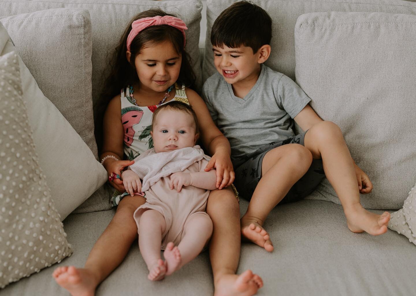 Life has been busy with these three little humans!  Giulia is 3 months old next week and time has been going by quicker than it ever has. ⏰ 

My goal was to get back into photographing families in June but l've decided to hold off on taking on any mo