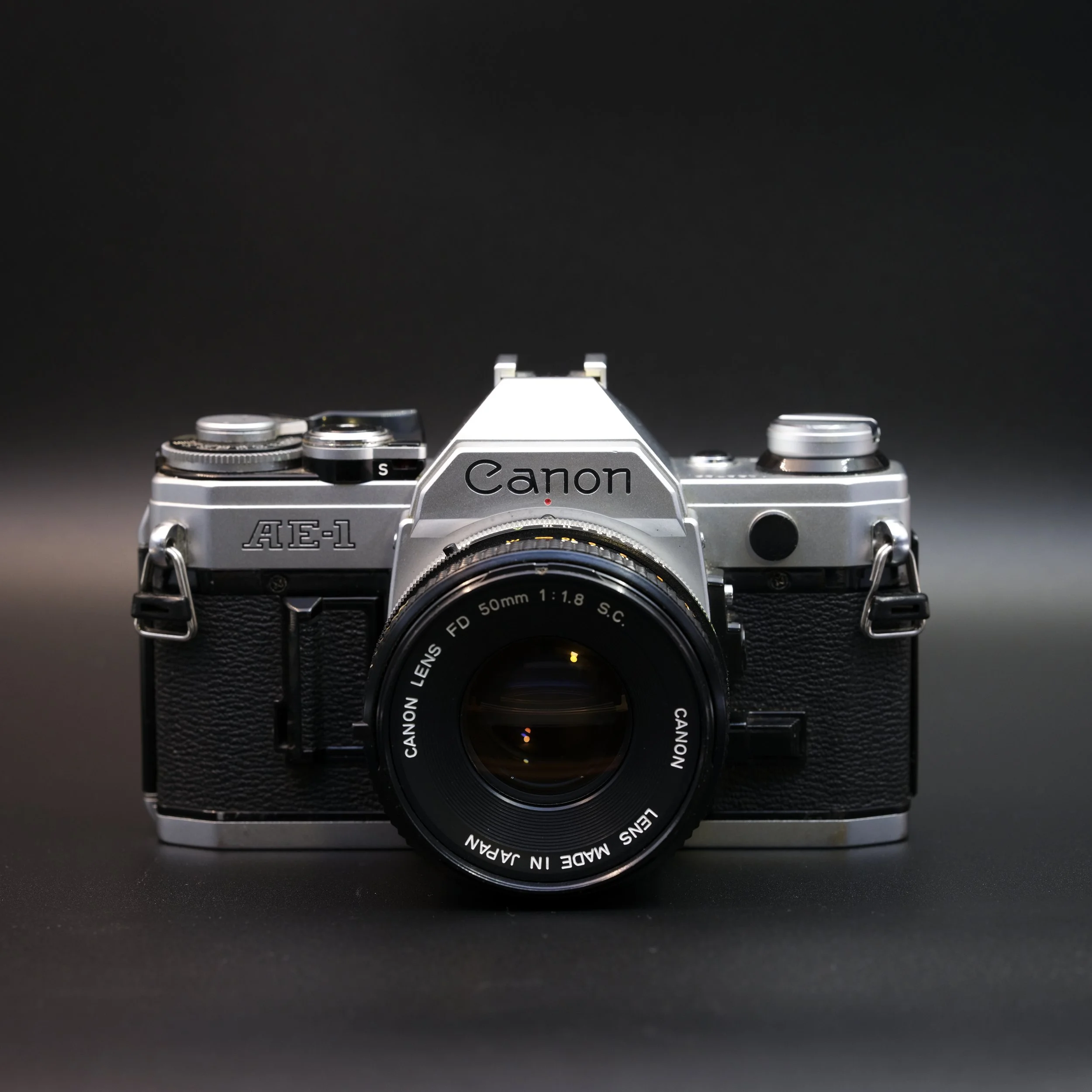 Canon AE1 Argent 50mm 1,8 / Appareil photo argentique / Pellicules cinéma 35mm