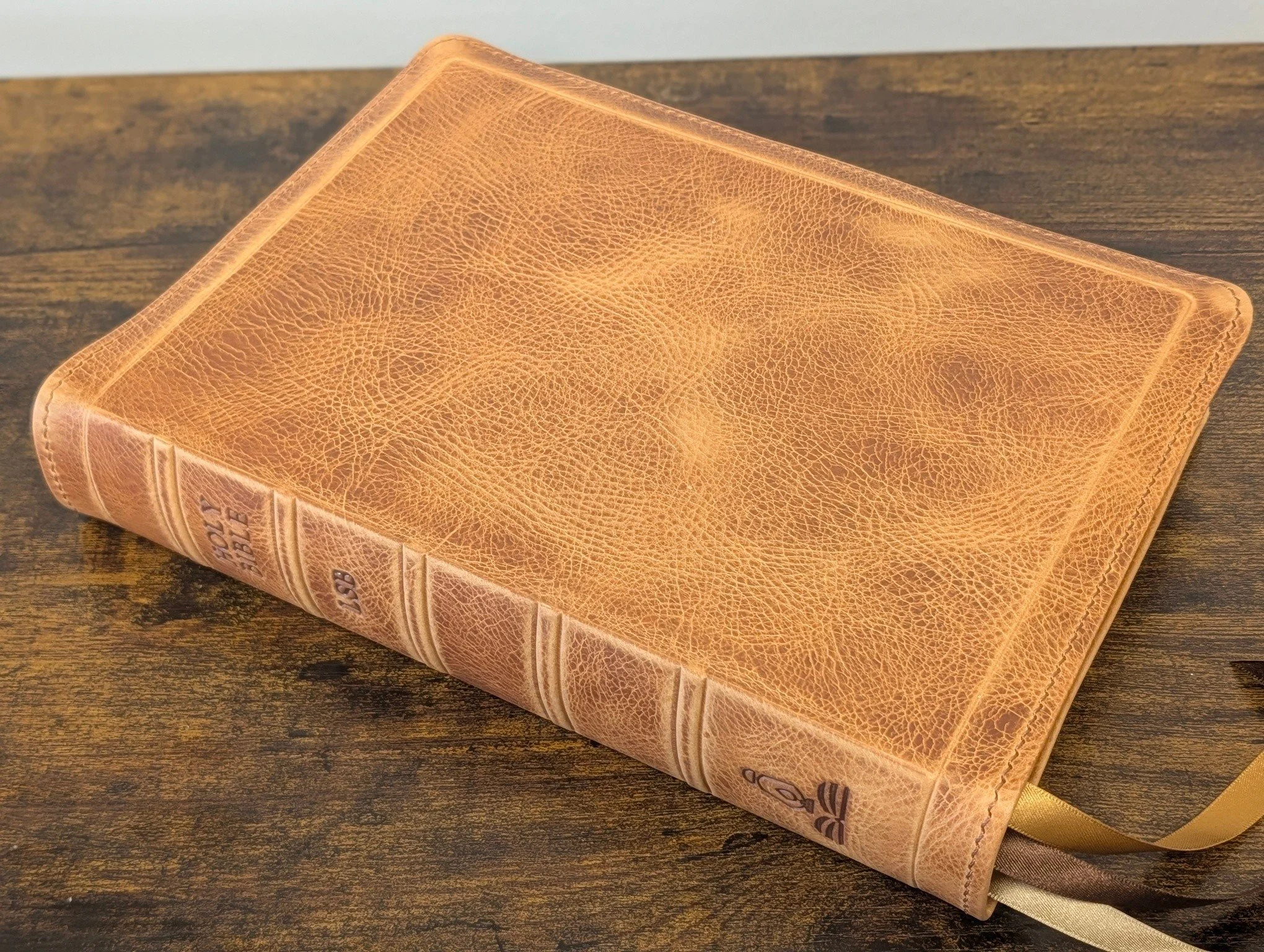 June 9th Drop 

Post #9

LSB Inside Column Reference rebound in Natural waxy pull-up cowhide 

Every bible features a reinforced spine, Oxford hollow, hand stitched perimeter, high end leather, and Berisford double satin ribbons.