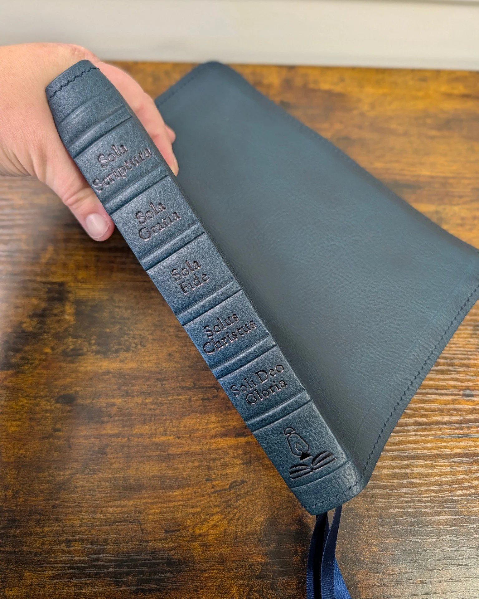 LSB Inside Column Reference rebound in Sapphire Badalassi Carlo Minerva Box

Rebind details:

Black lambskin liner

Full yapp

Matching hand stitched perimeter

Black page dye

Navy Berisford ribbons

Five Solas Stamping

Bible details:

Line matched