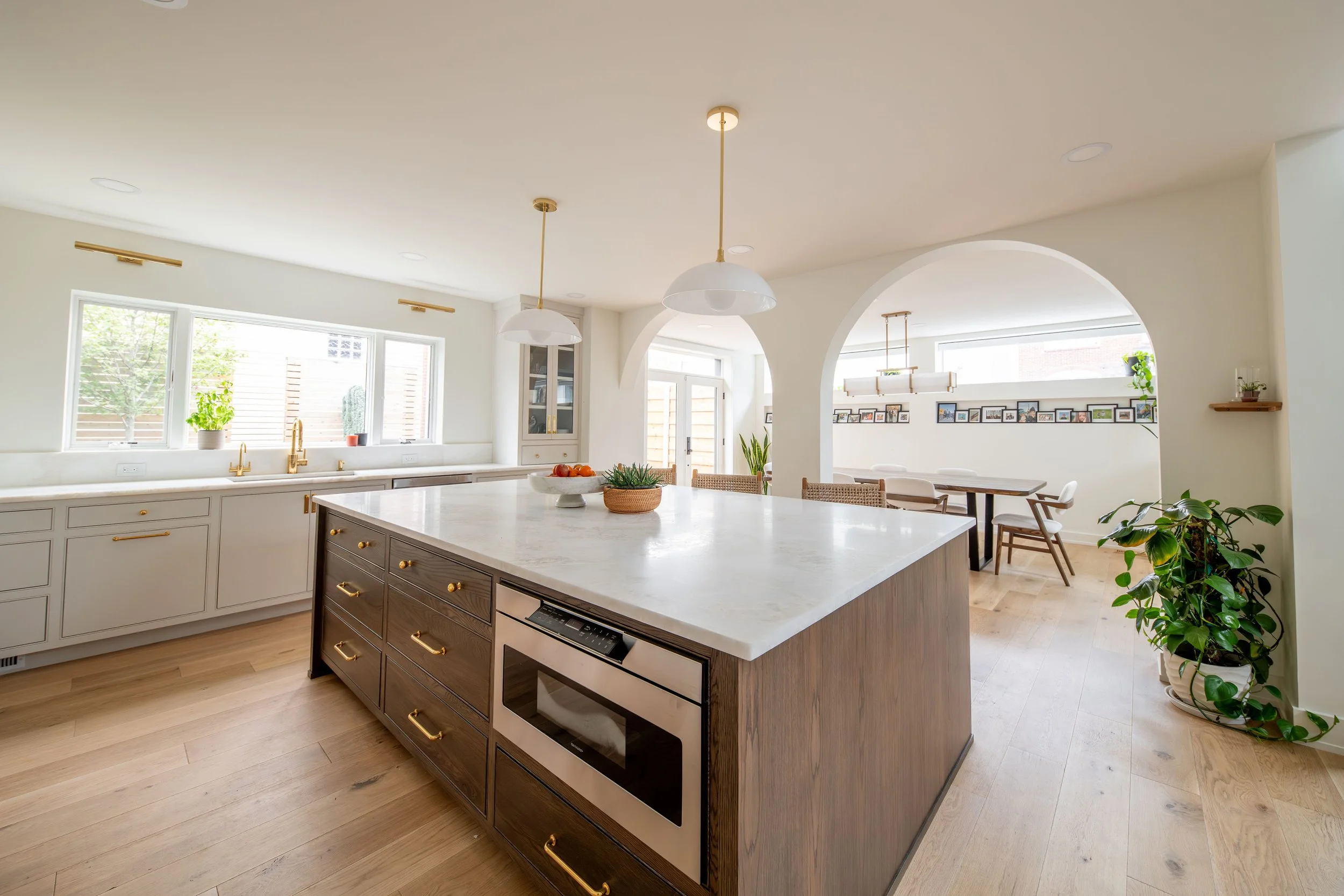 9 erase microwave thing and plant in corner.jpg