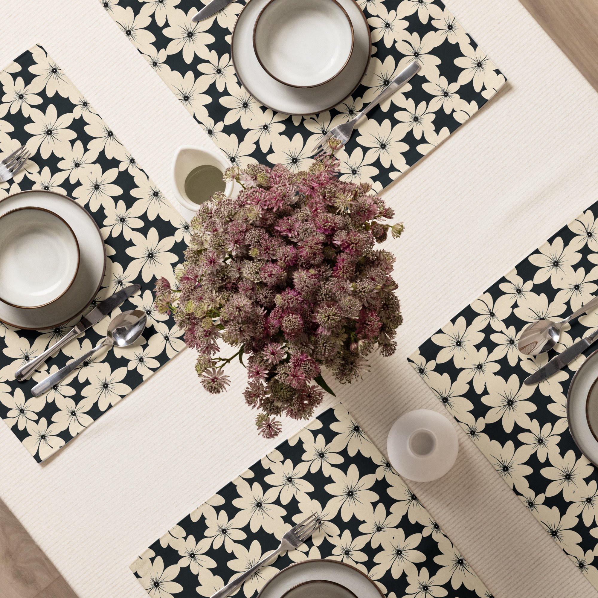 placemat-set-(4)-white-front-655527ca2a32f.jpg