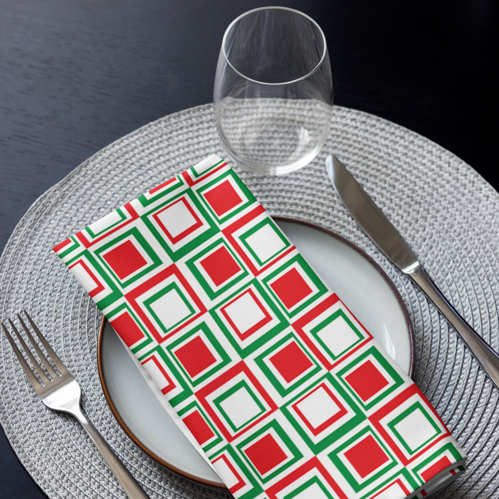 cloth-napkin-set-(4)-white-front-65553b8c2097f.jpg