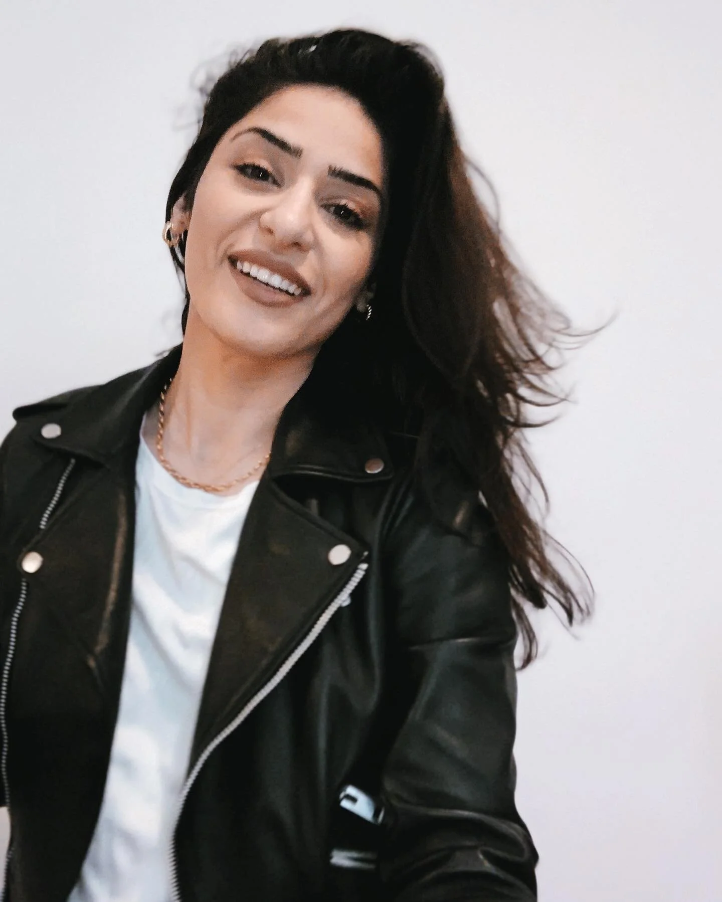 Always in the background creating but today, this is me. ⁣⁣
⁣⁣
⁣⁣
⁣⁣
⁣
⁣
⁣
⁣
⁣
⁣
 #newearth #graphicdesignstudio #creativeflow #logocreation #visualidentitydesign #logonew #creativebizowner  #graphicdesigning #designfeedinstagram #modernlogo #pintere