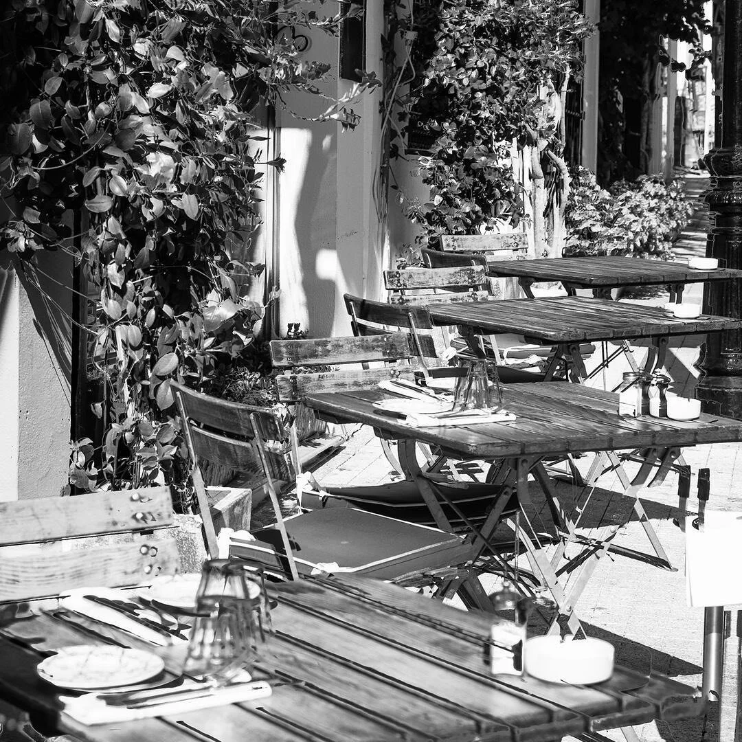 Summer vibes from Spain
&bull;
&bull;
&bull;
#blanccheck #sauvignonblanc #madeinspain #castillalamancha #whitewine #wineoclock #winemoment #blanccheckstyle #straightfromthevine #organic