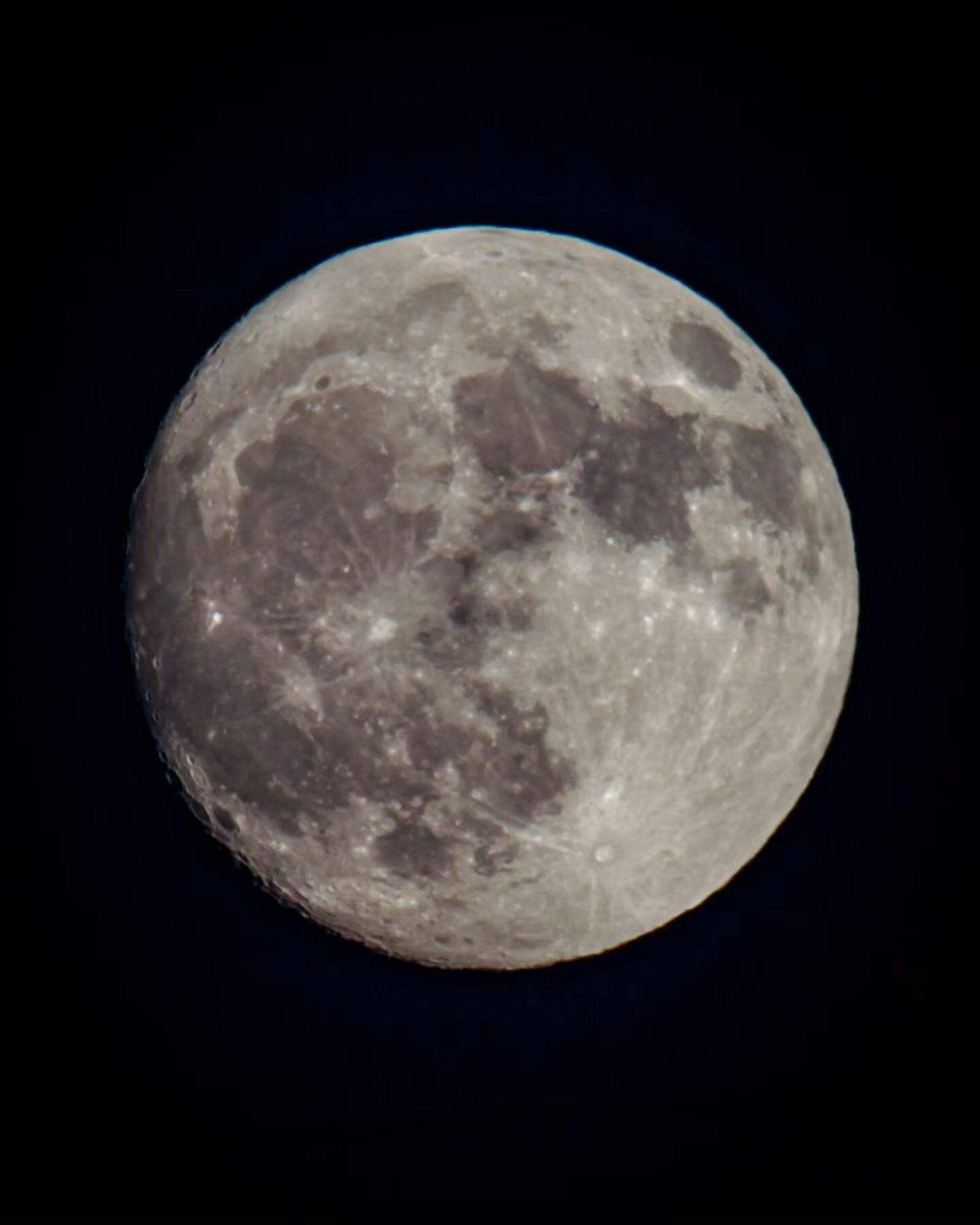 Did you all like the moon this week?  We had a nice cloud blanket, but apparently, it was pretty cool.  Being that we missed it, I'm hitting you with one I shot a few weeks back for this week's throwback Thursday!