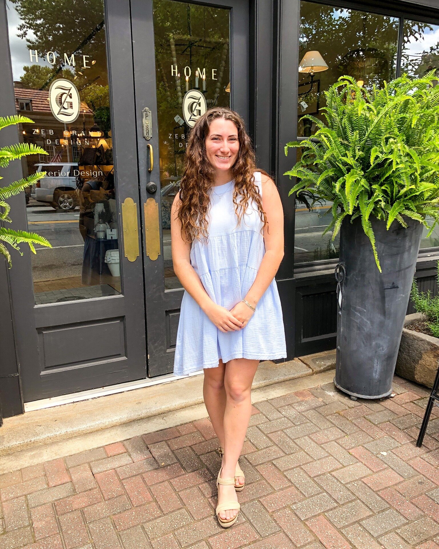 Introducing Lily, one of our summer interns! Lily is currently a junior at the University of Kentucky majoring in Interior Design. Her favorite class at the moment is Environmental Systems. When Lily's not learning about the ins and outs of the inter