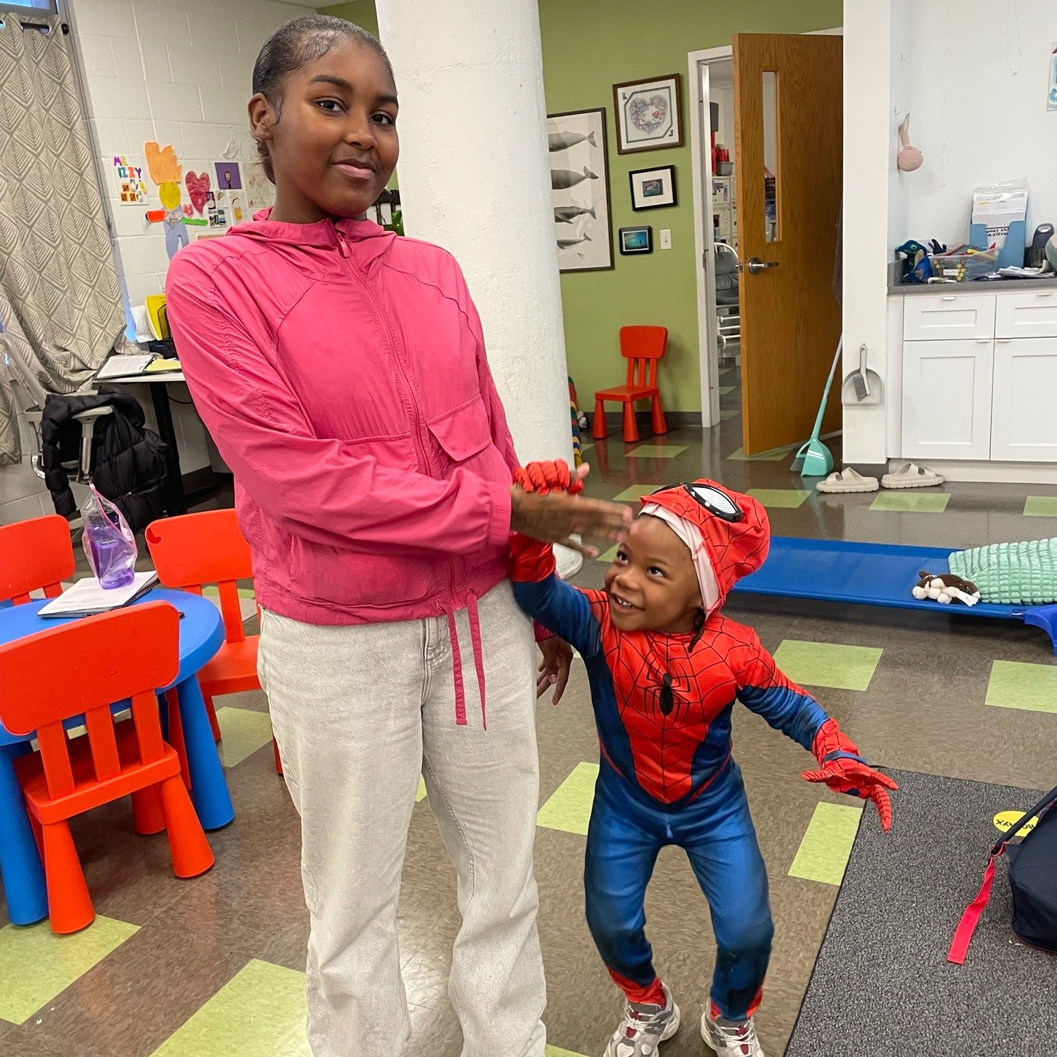 Alumni Highlight: Jazmine Dunn (CPS Class of 2024)

Jazmine returned to volunteer in our Pre-K class and shared fond memories of her time at CPS, including the PEEC field trip, the 5th grade tile art project, and events like the fall festival, book f