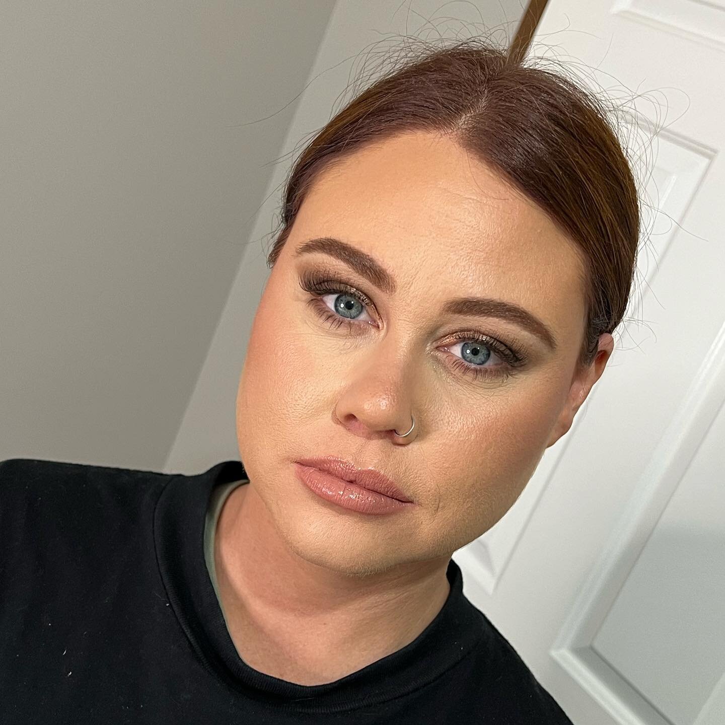 Okay but isn&rsquo;t everything about her just perfect? 🙌🏻 

Black tie event ready and potentially one of my favourite faces I have ever painted. 

Don&rsquo;t miss it, send me a enquiry about your event date! https://www.nicolehampson.com/contact 