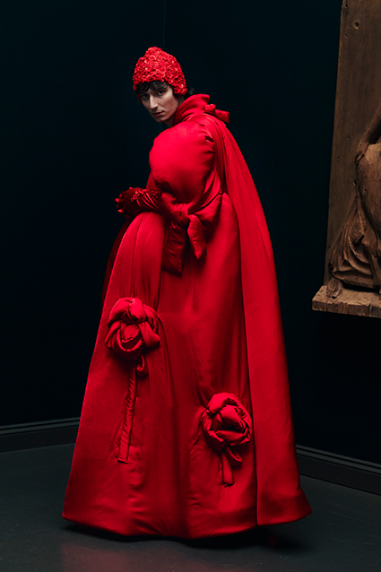 Big reneissance and Cristobal Balenciaga style padded dress by Tuuli-Tytti Koivula with 3D flowers