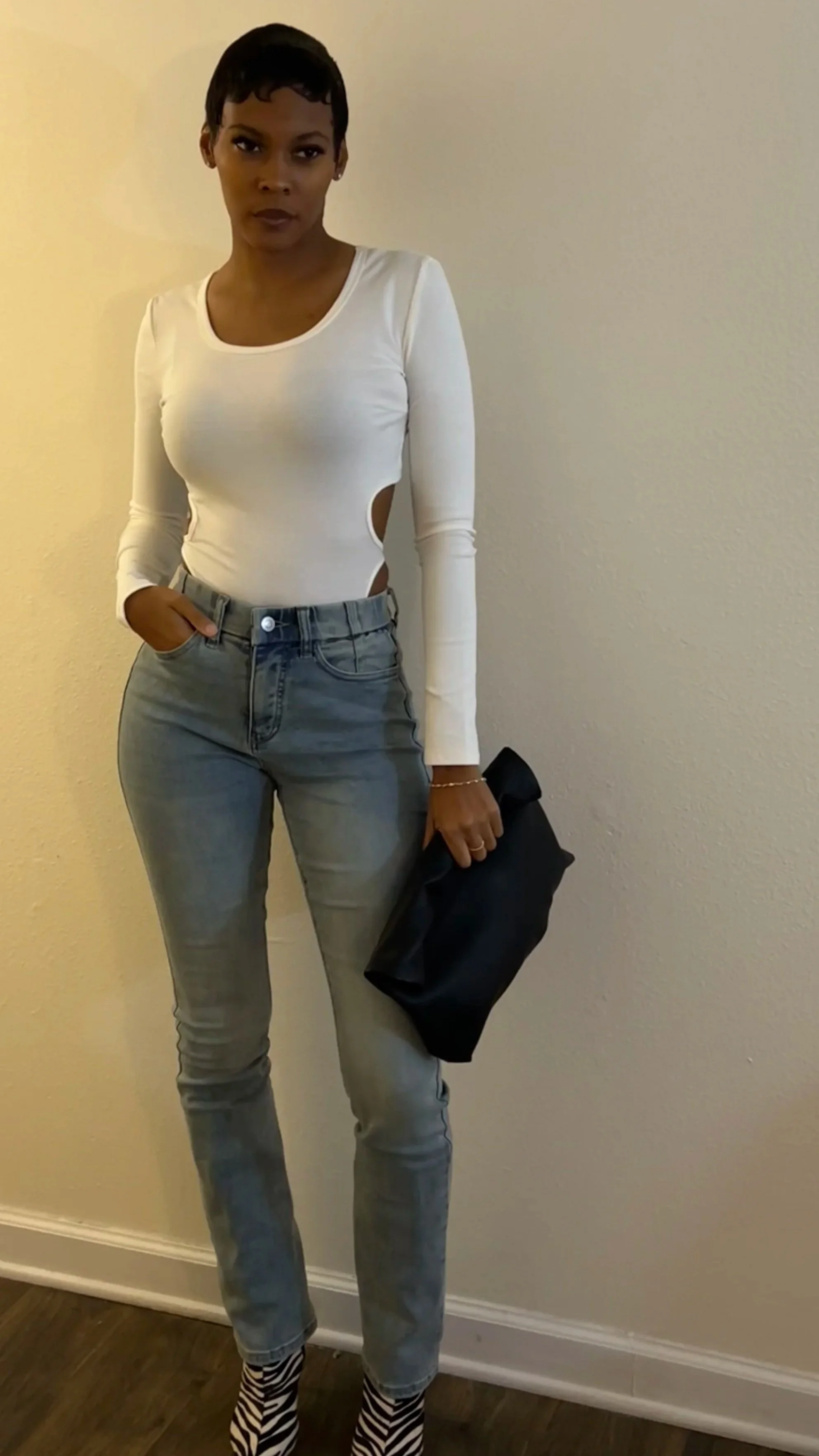 White+Zipper+4.jpg