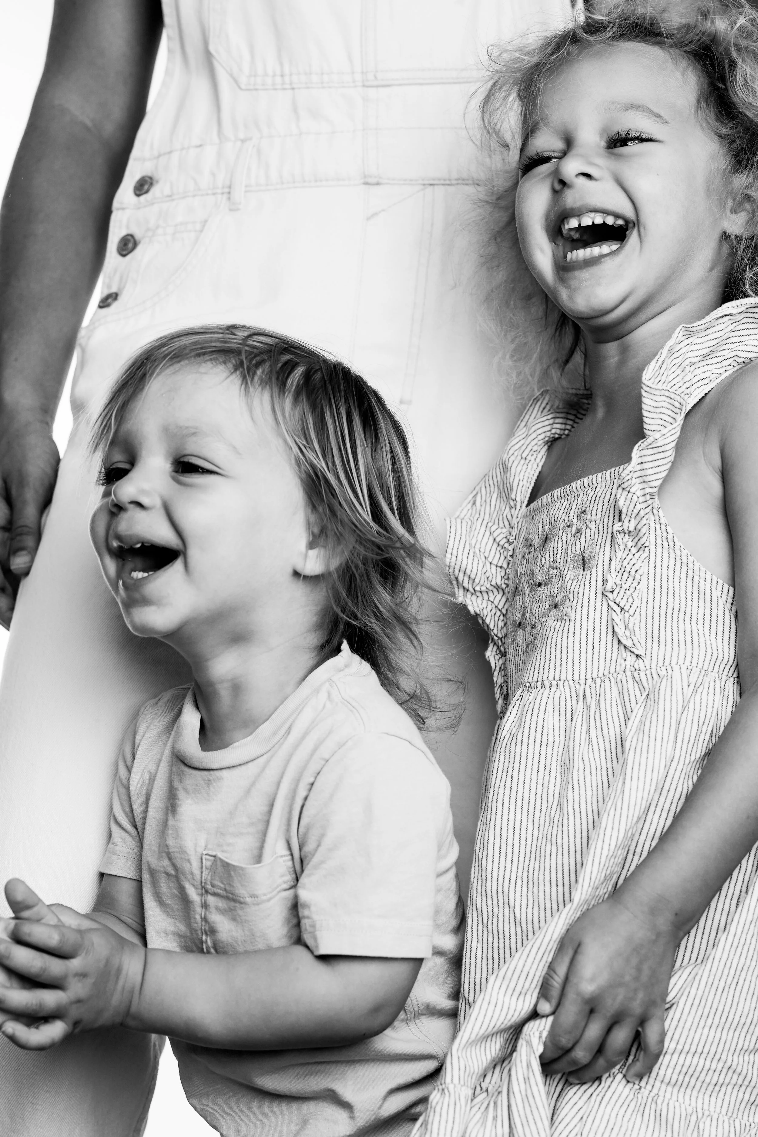 The Devors (2025)-05.jpg