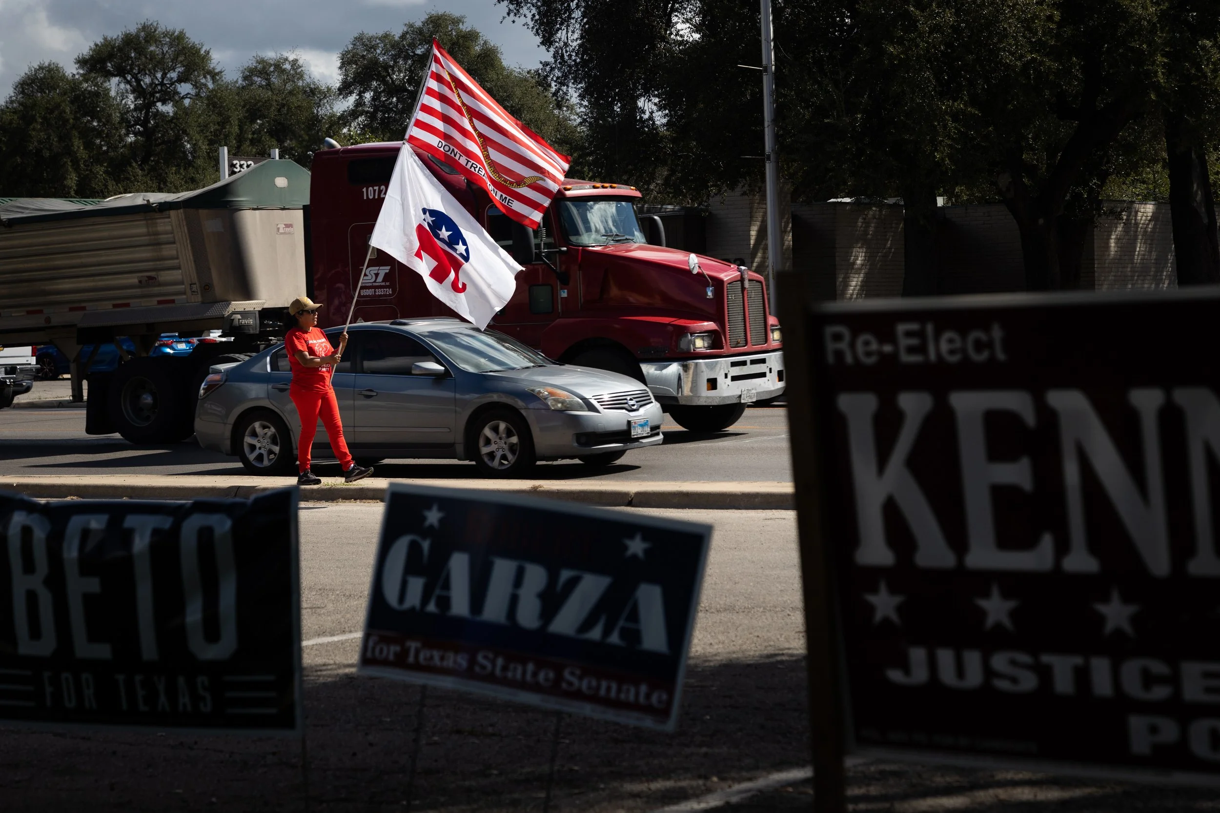 1108 Bracketvill Uvalde Polling EL 10.JPG