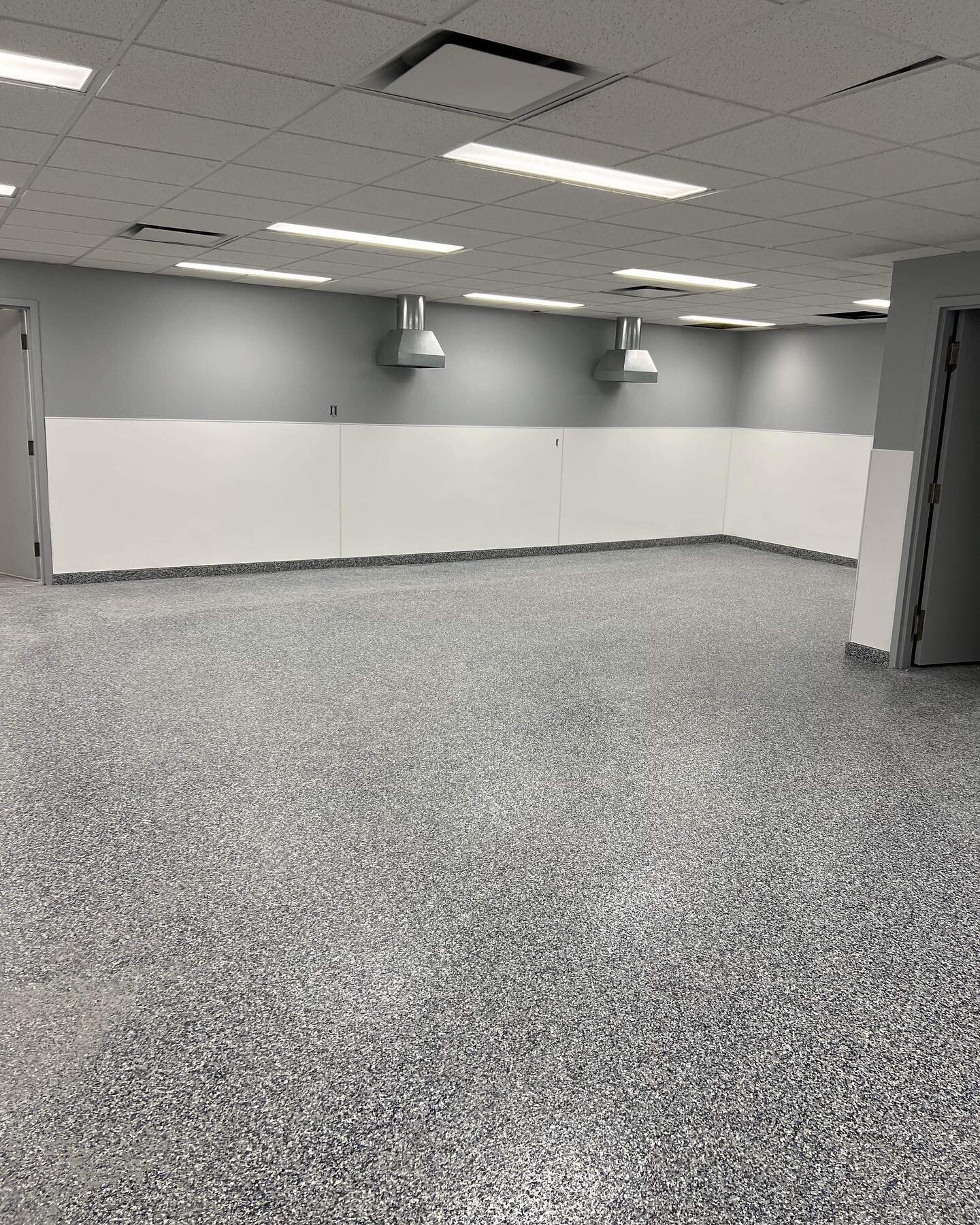 HOLY CRAP!!! It&rsquo;s soooooo close to being done ❤️ Vinyl fencing being installed and all the TV&rsquo;s for our VIP rooms are in 😊 It&rsquo;s looking like our Sneak-a-peek is going to be December 3rd! Details will be coming soon.