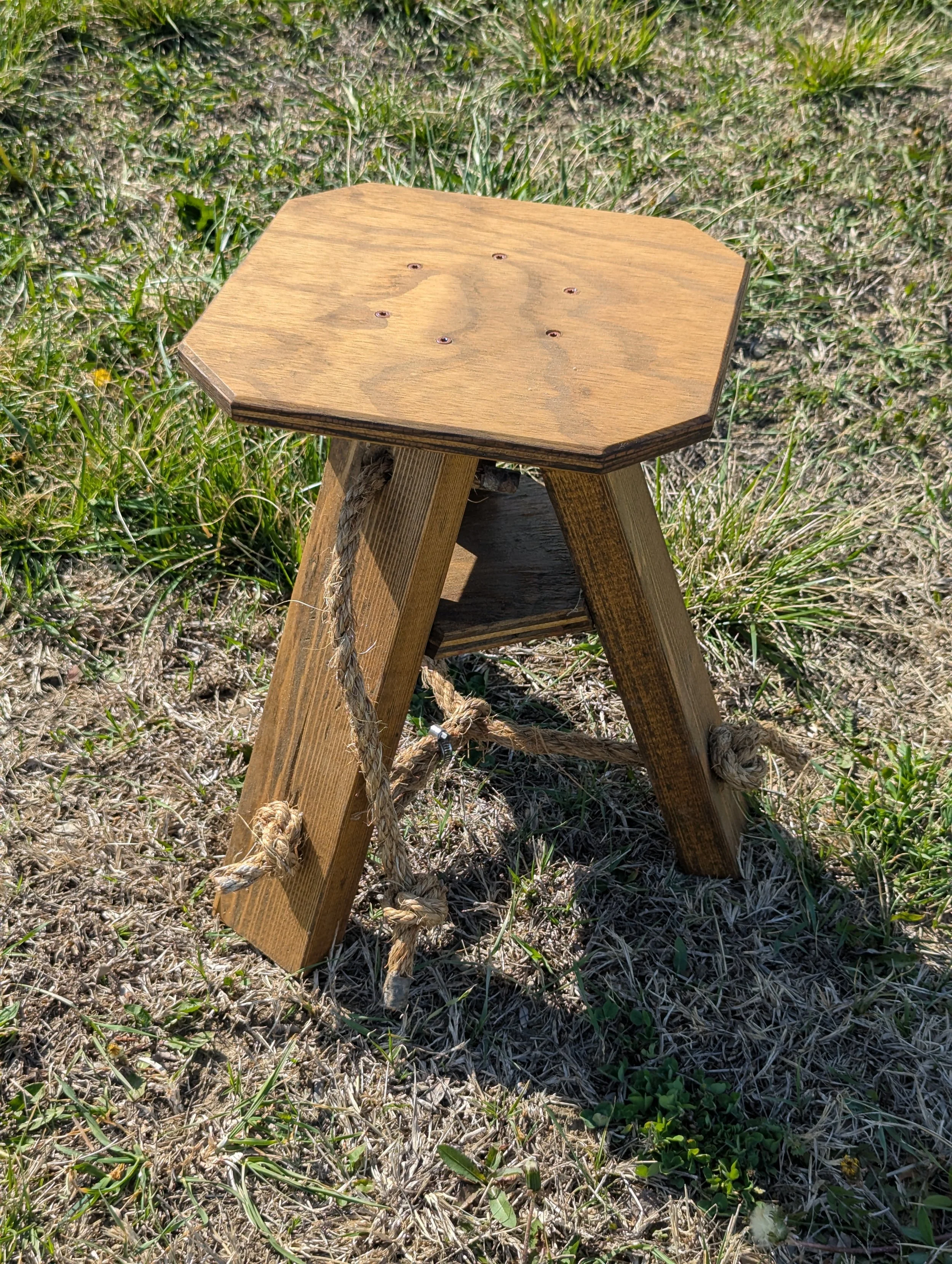 shooting stool
