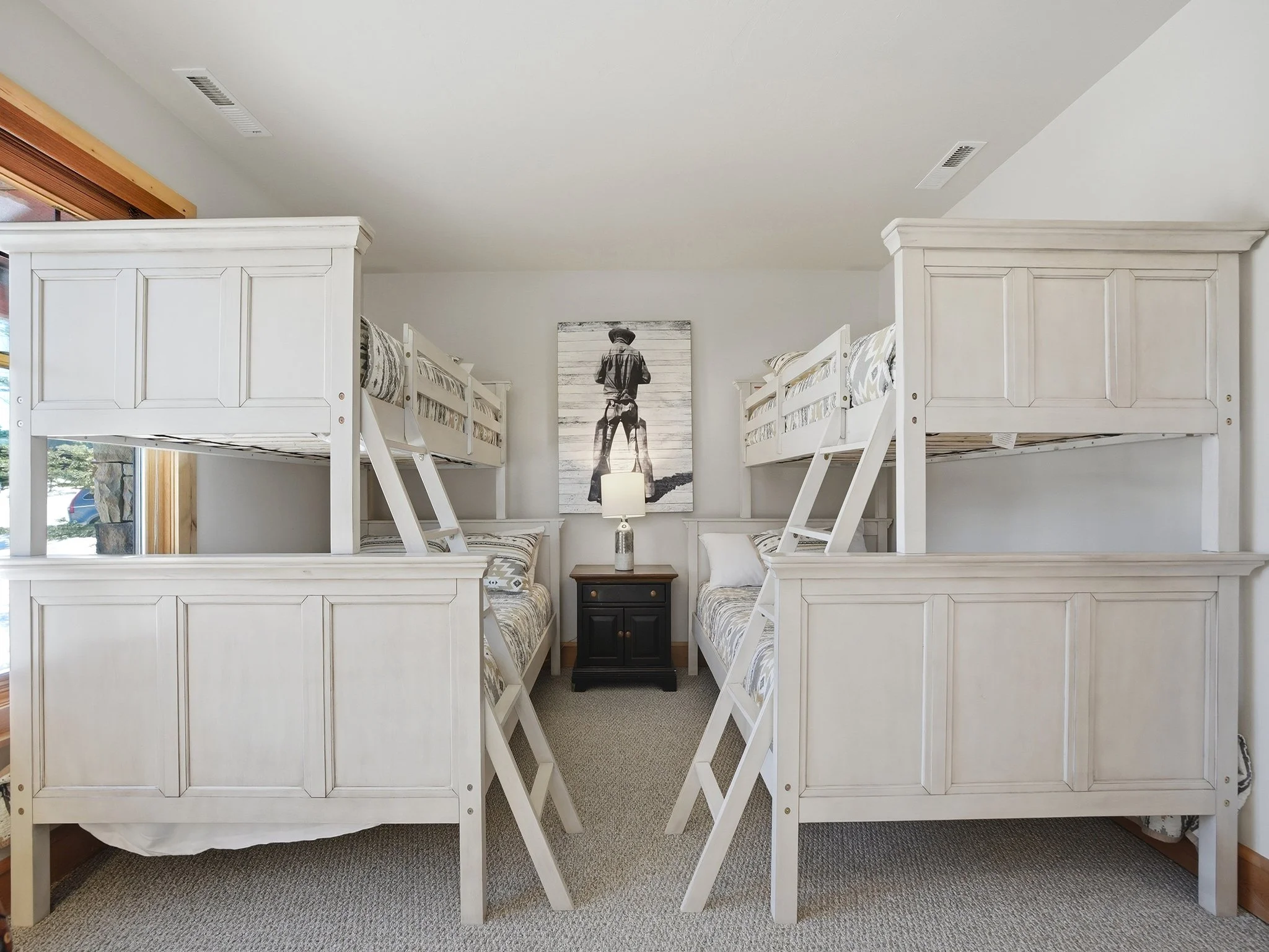 22_dsc07002 final_MLS.jpg