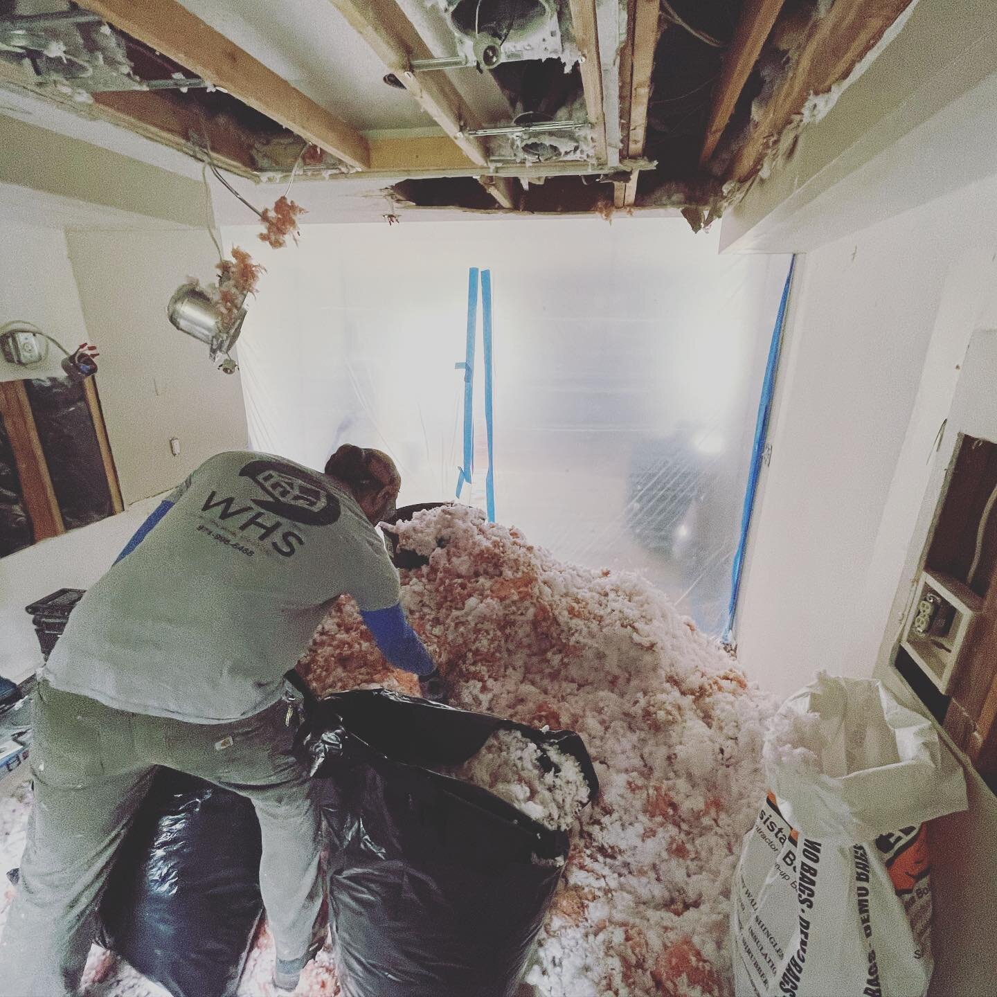 Sometimes you have to get dirty before you can get clean! 

Today we dropped a ceiling in this Banks kitchen in phases so we could bag up the insulation and replace it when we are finished raising the ceiling. #itchyandscratchy #remodel #insulation #