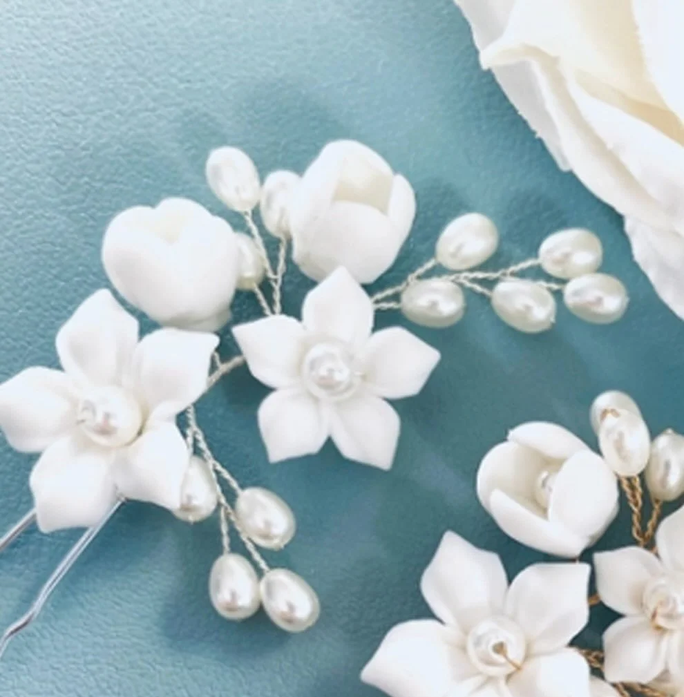 Which hair piece would you choose? #bridalhairaccessories #bridalhairbling #bridalsccessories #breezyboutiqueco