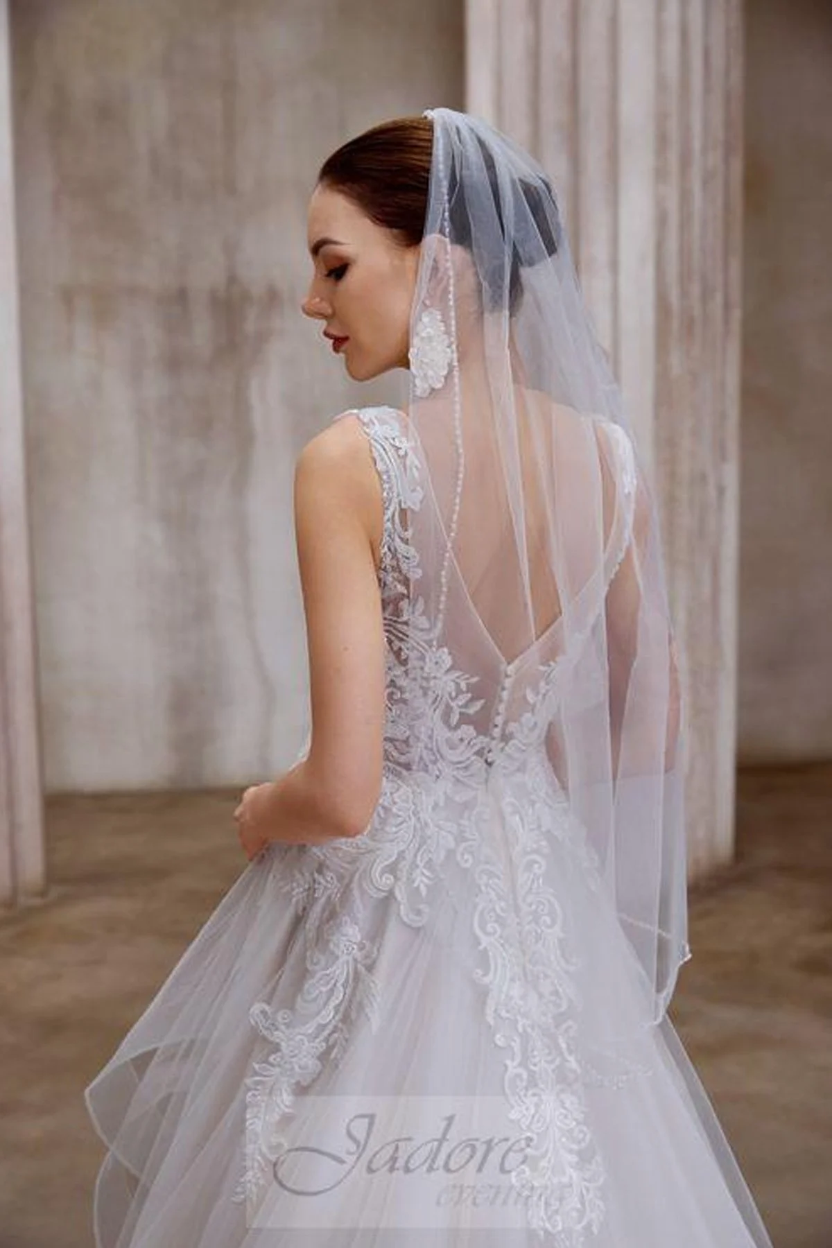 Simple Pearl Edged Ivory Veil - Style V033