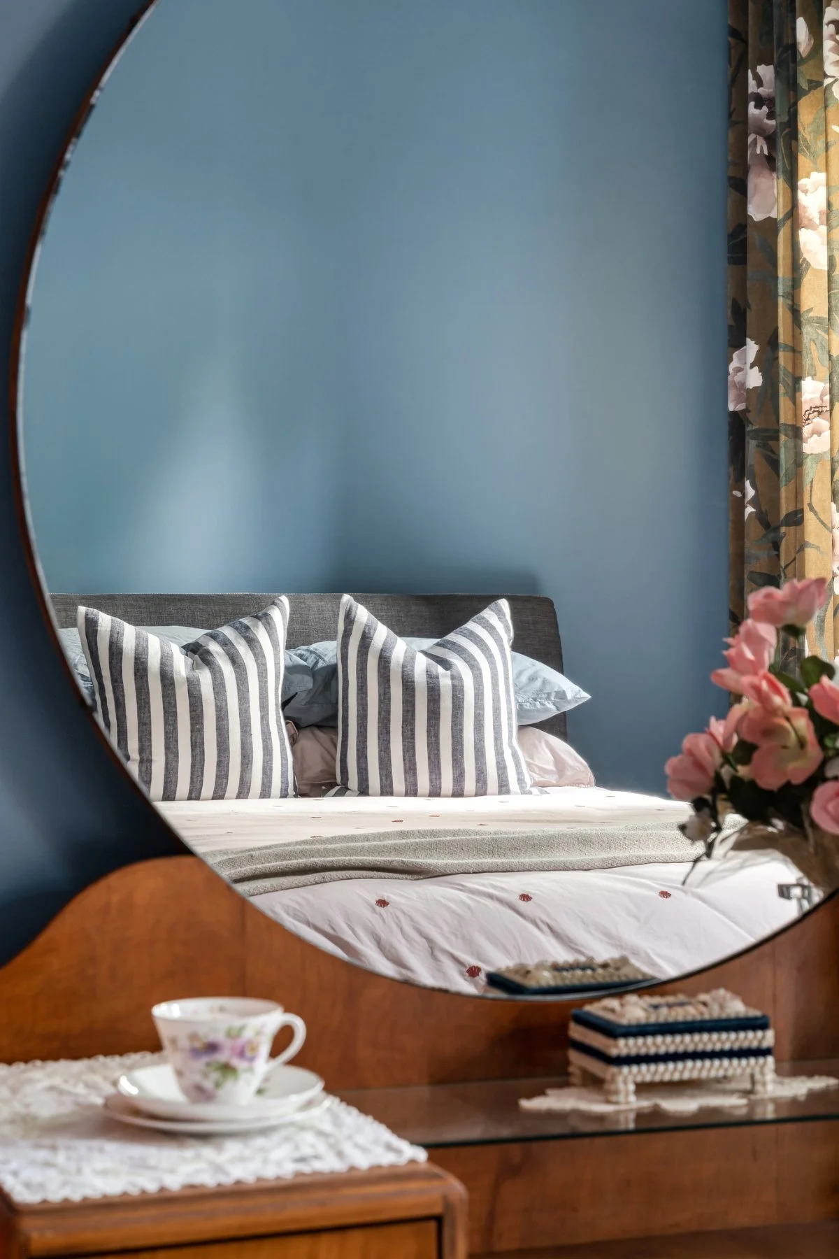 Patricia has an eye for collected Art Deco pieces, including furniture that now forms part of the bedroom's language.

