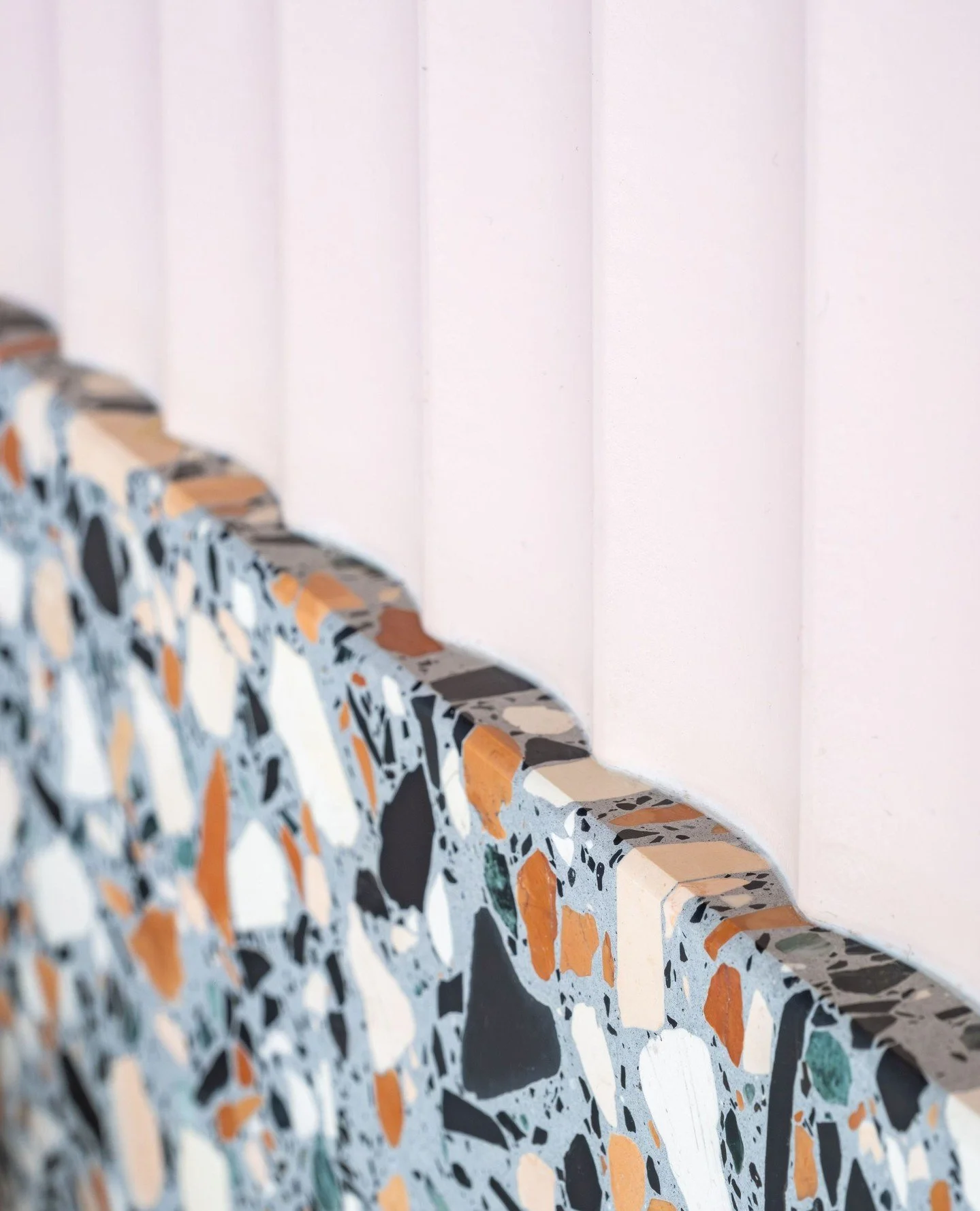 Something fun and very cool we worked on for some dear friends. Here's a taster of what's to come. ⁠
⁠
Interior Design @brittwhitestudio⁠
Terrazzo from @fibonacci_au⁠ featuring Assemblage⁠
Wall lining @laminexau featuring Scallop 45⁠ painted in @dulu