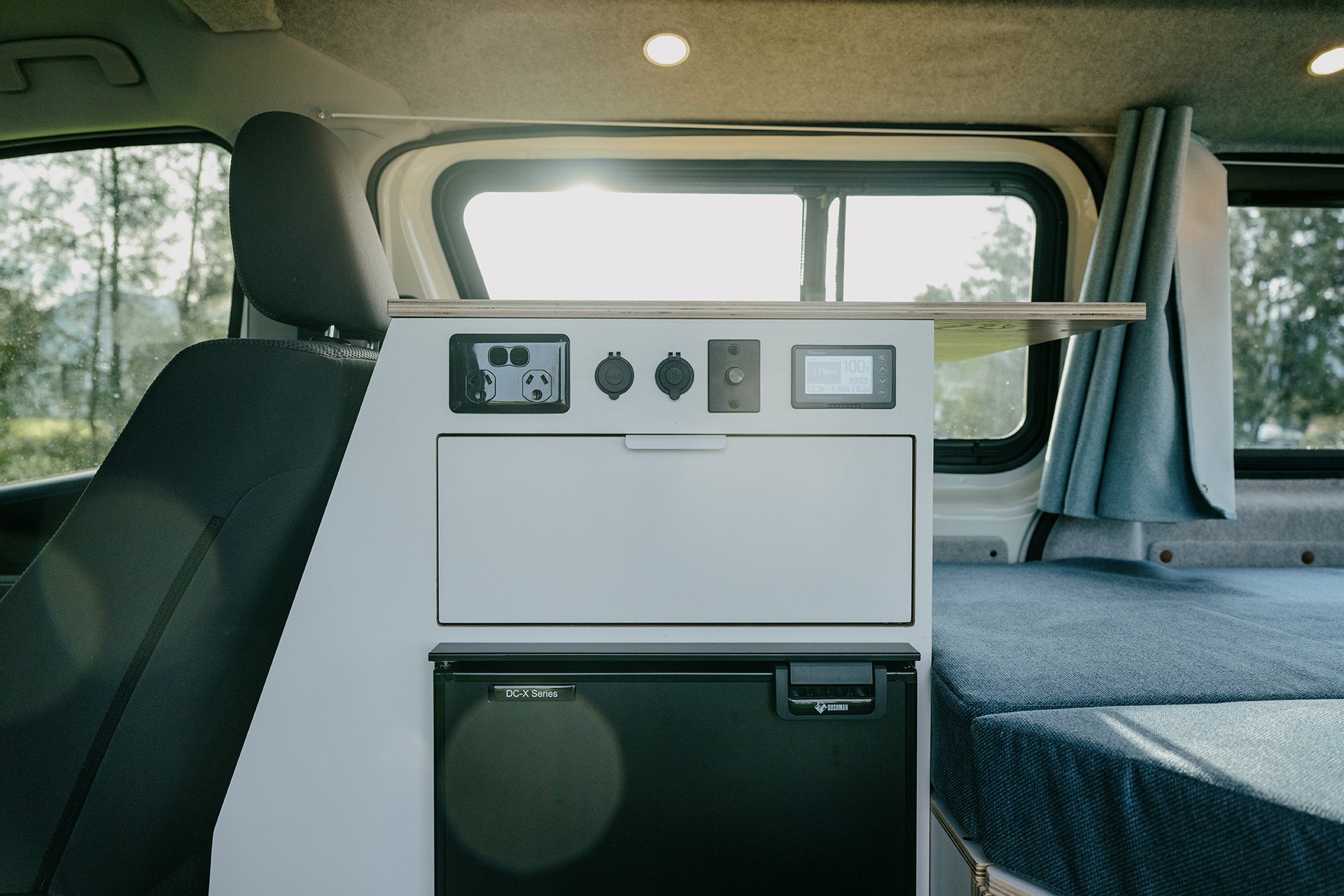 electrical system in toyota hiace pop-top campervan