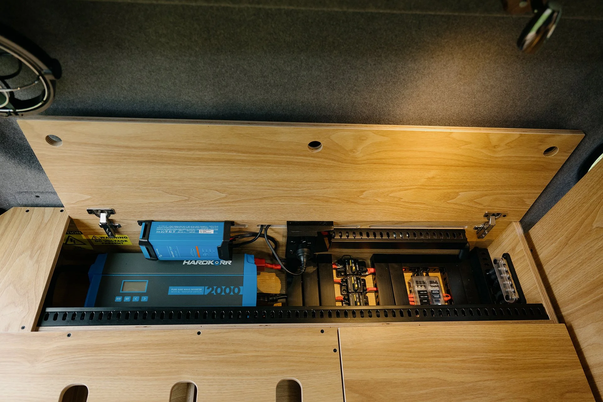 dual battery system in Toyota Hiace Campervan