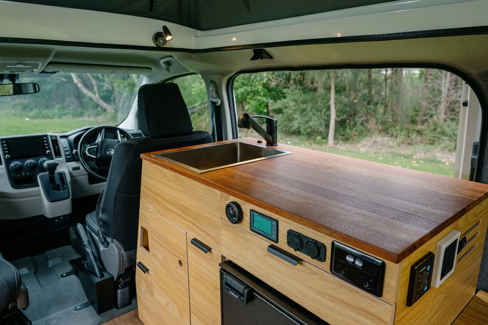 Pop-top Toyota Hiace Campervan with dual battery system