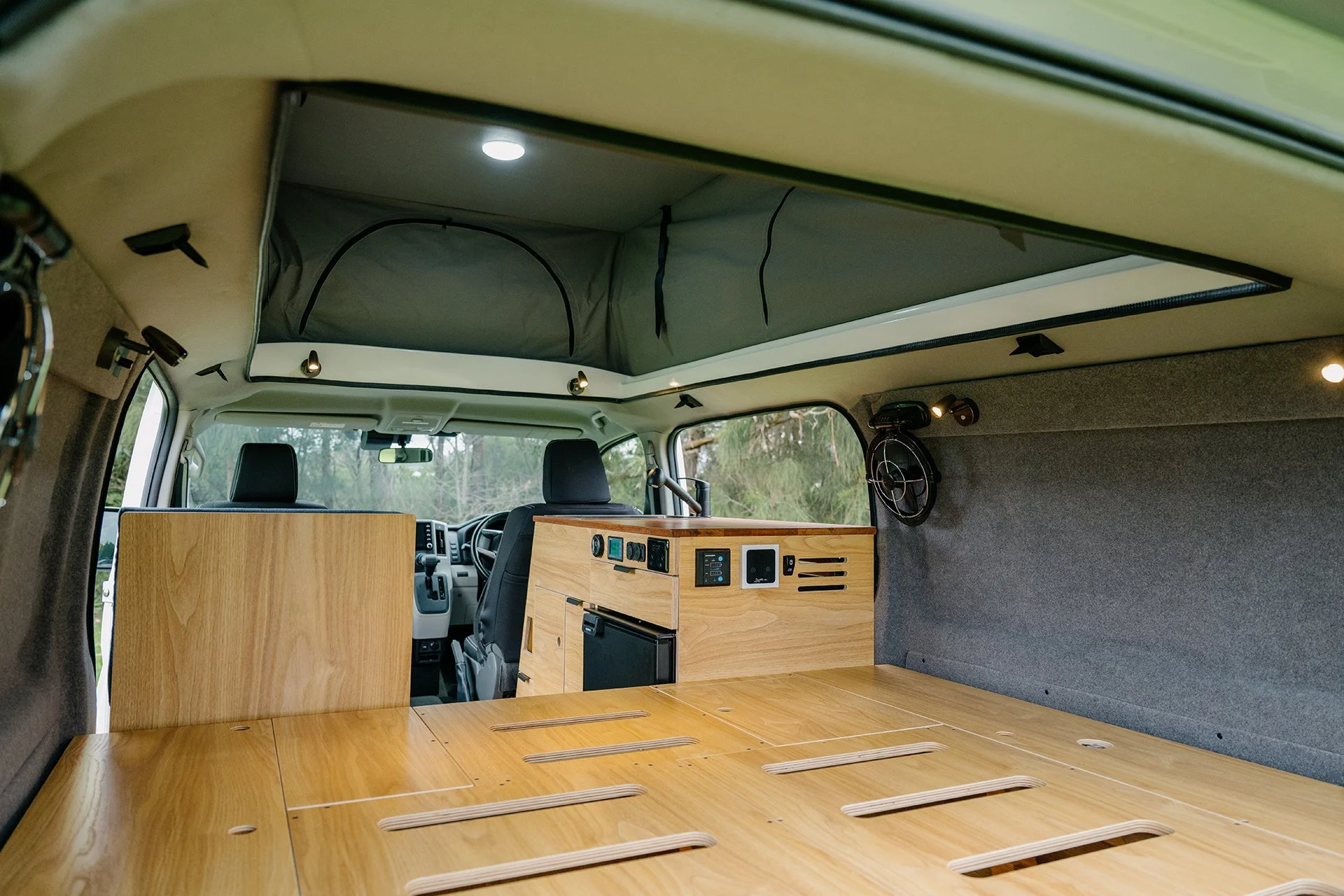 Pop-top Toyota Hiace Campervan with dual battery system