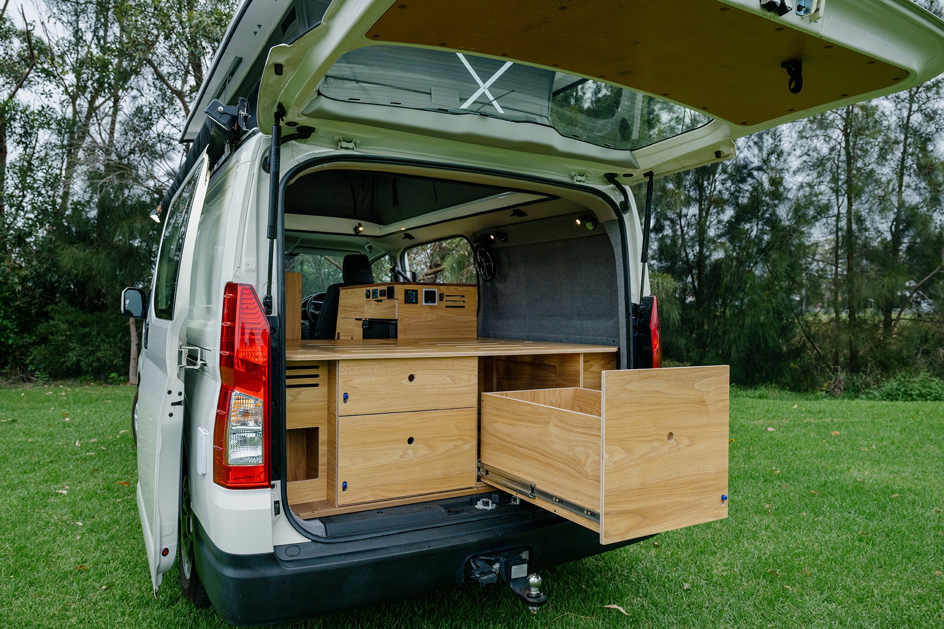 Pop-top Toyota Hiace Campervan with dual battery system