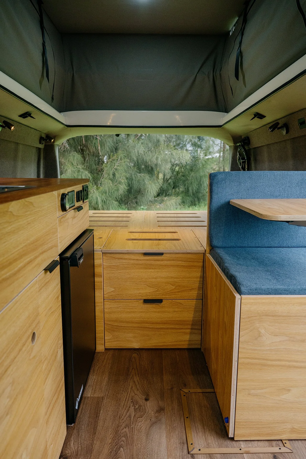 Pop-top Toyota Hiace Campervan with dual battery system