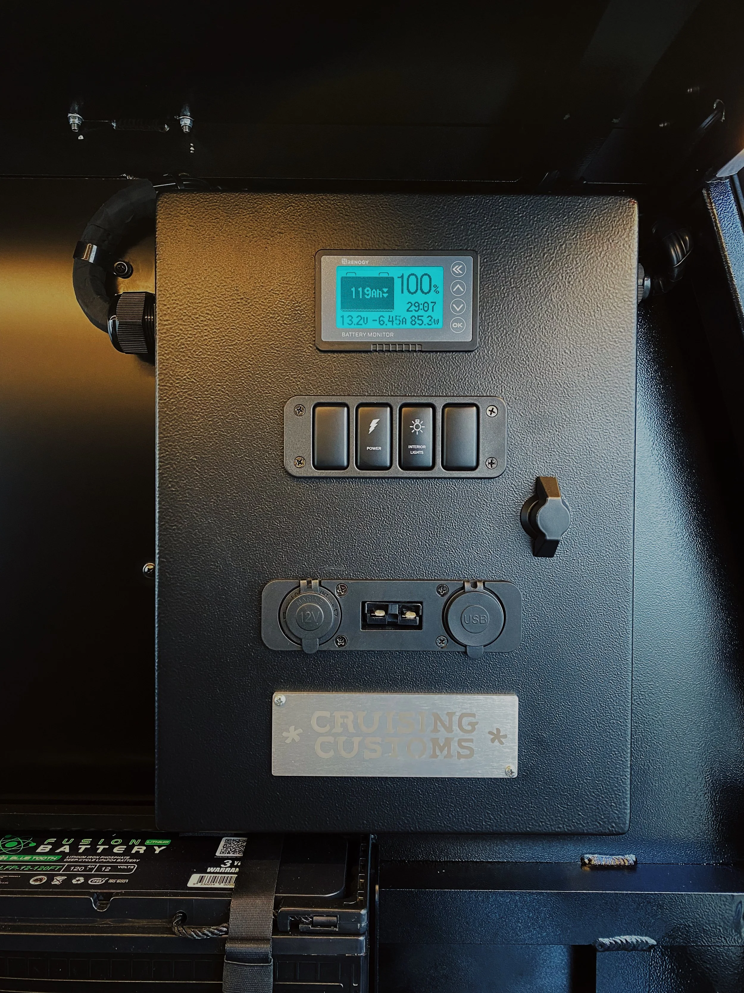 dual battery system in landcruiser 79 series canopy 