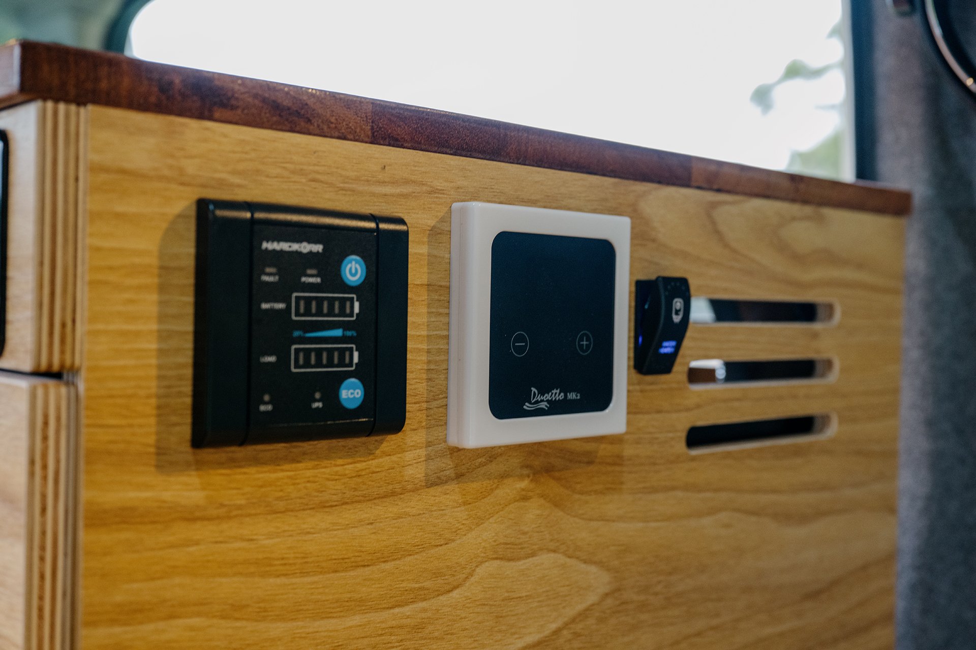 dual battery system in Toyota Hiace Campervan